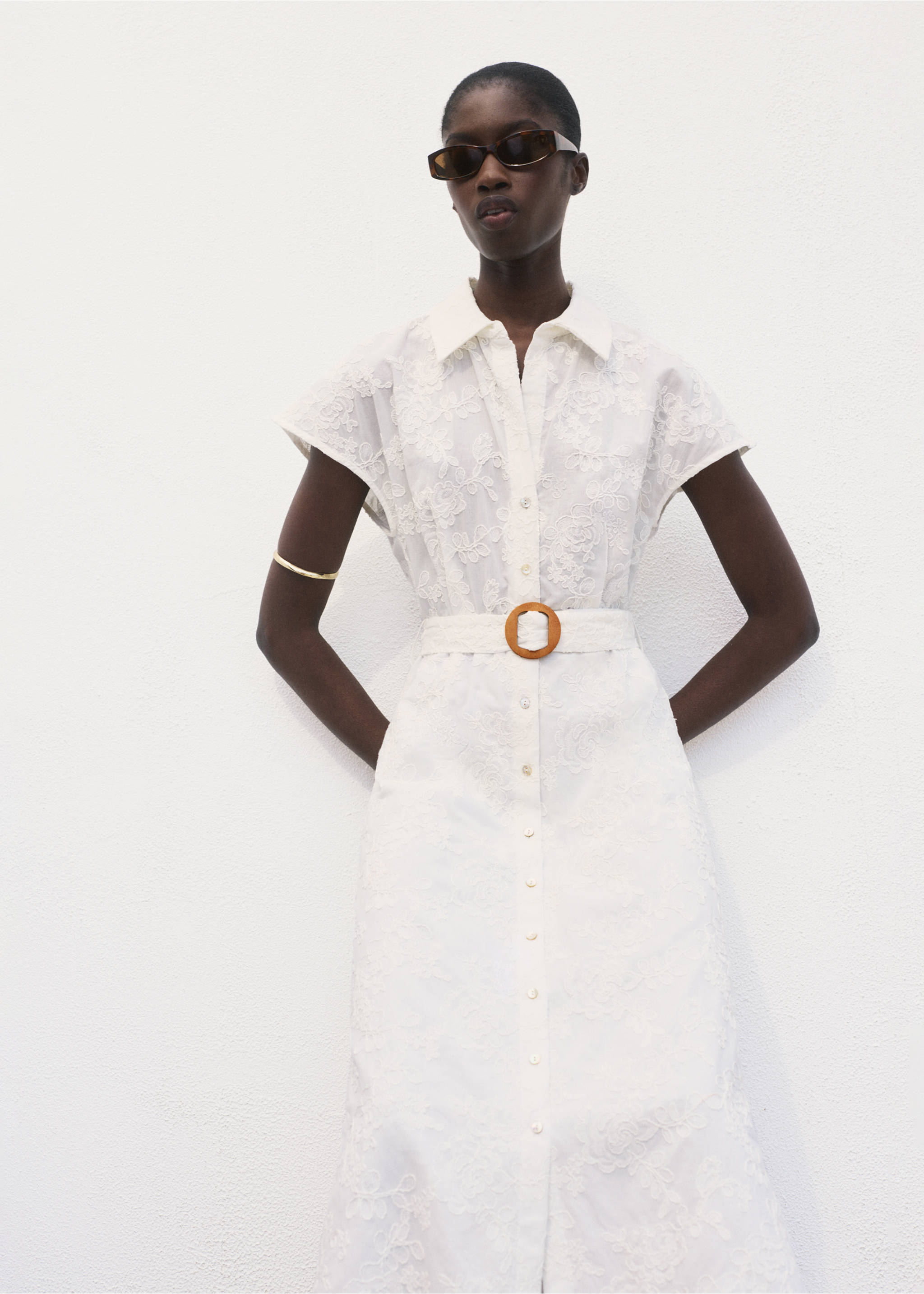 Embroidered shirt dress with belt - Details of the article 2, White. Ref: 87029065-00.