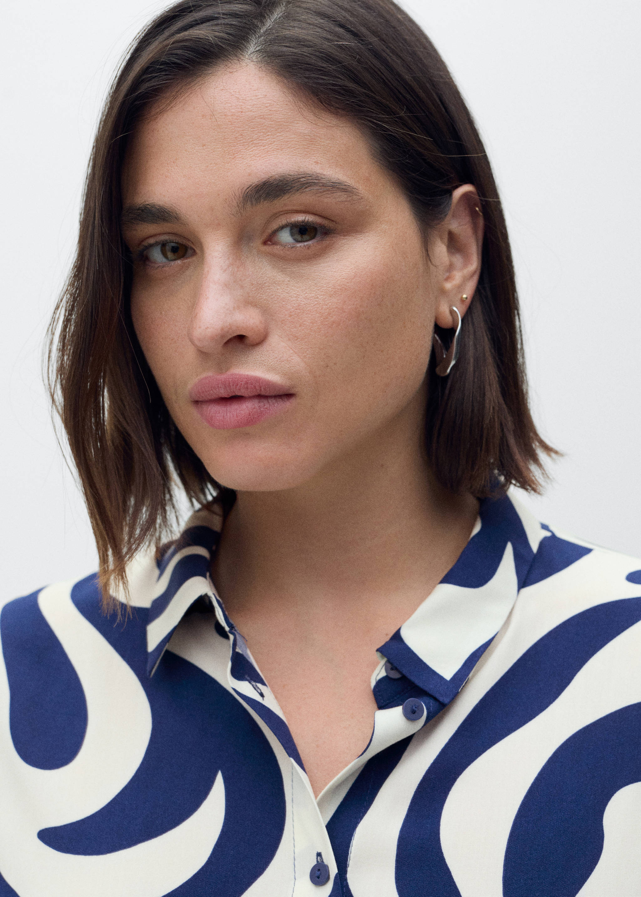 Printed shirt dress with belt - Details of the article 4