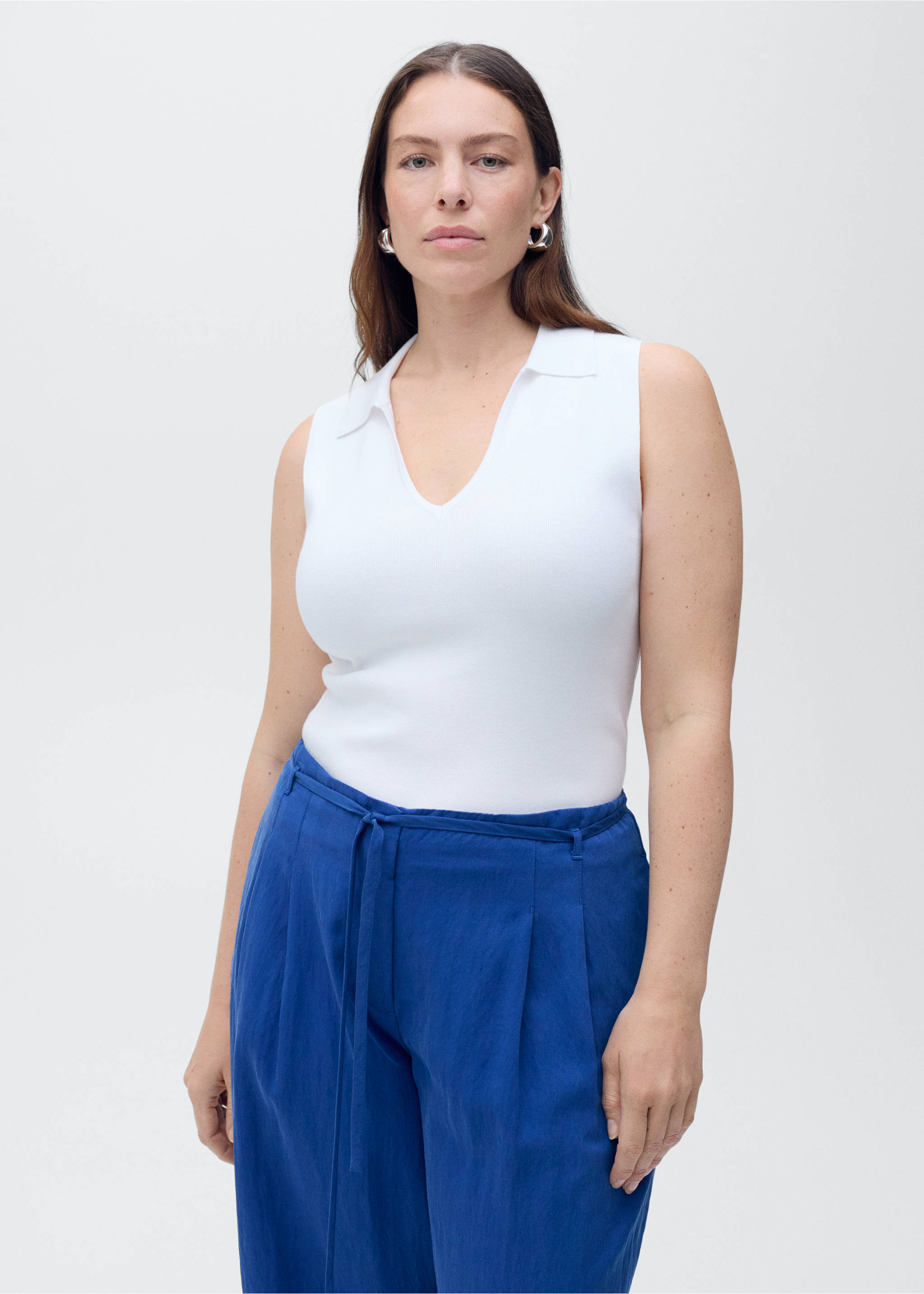 Lyocell suit trousers with bow belt - Details of the article 5, Blue. Ref: 87029067-00.