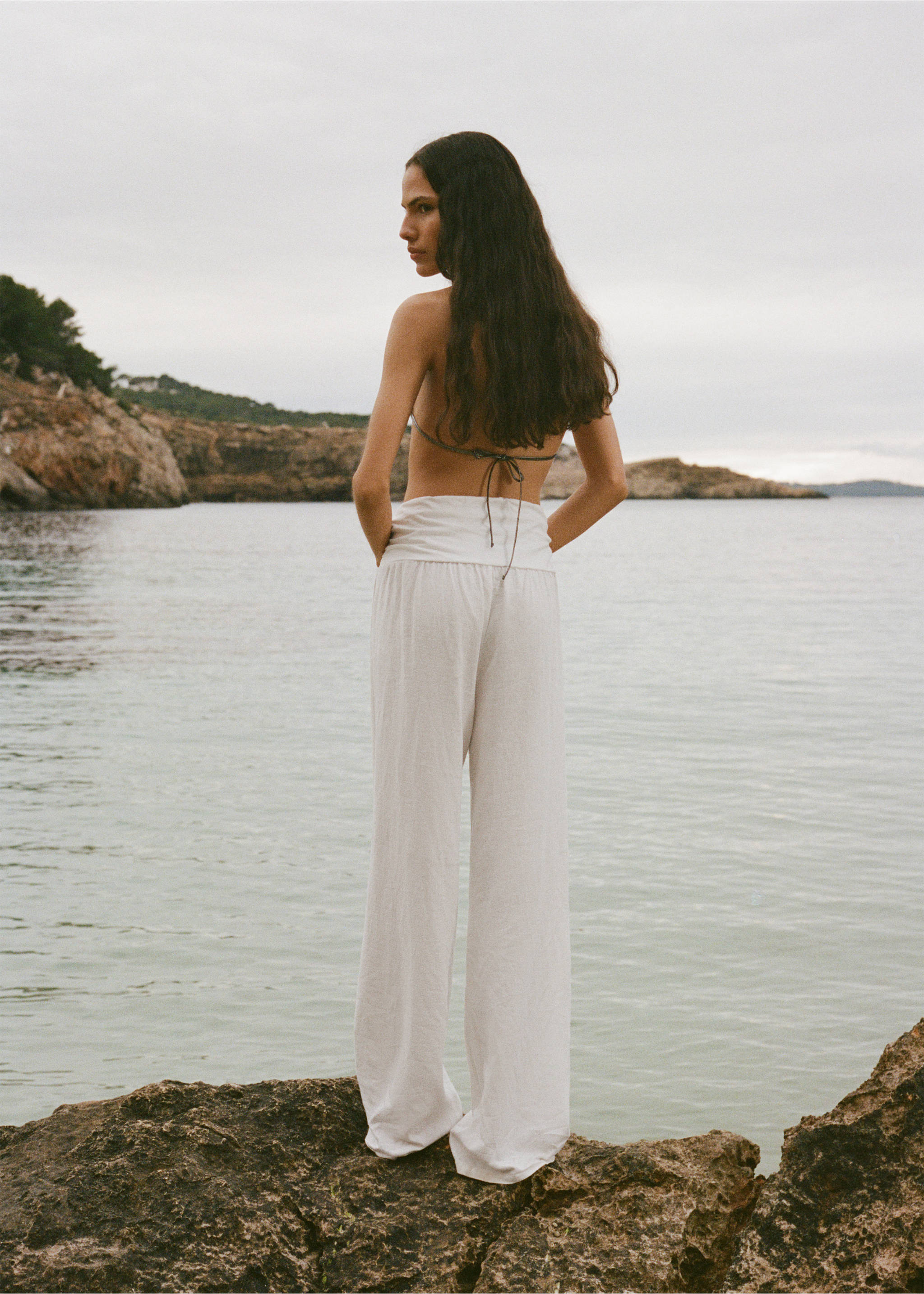 Linen trousers with draped waist - Reverse of the article, White. Ref: 87029207-00.