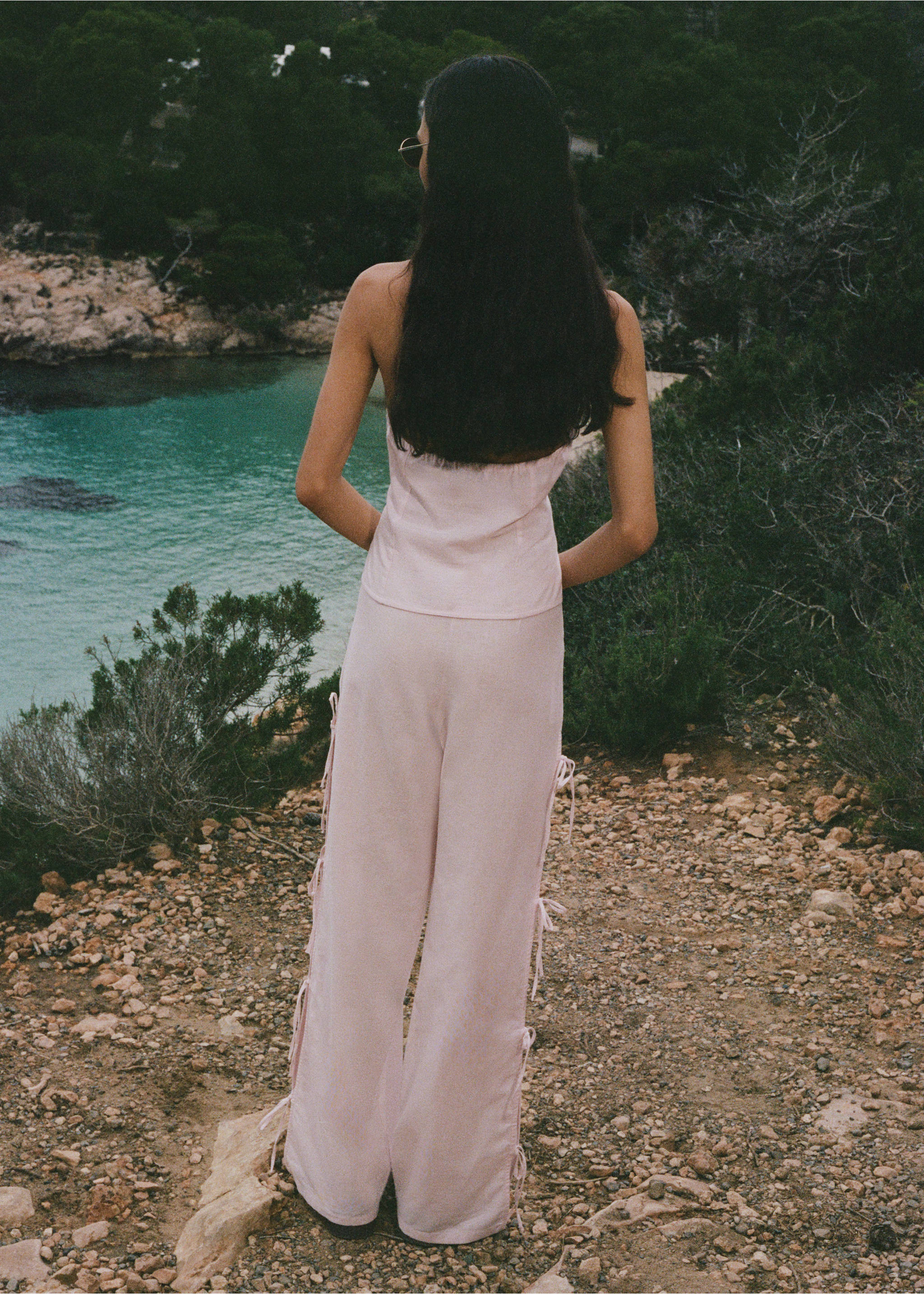 Straight pants with slits and bows - Reverse of the article, Pastel Pink. Ref: 87029208-00.