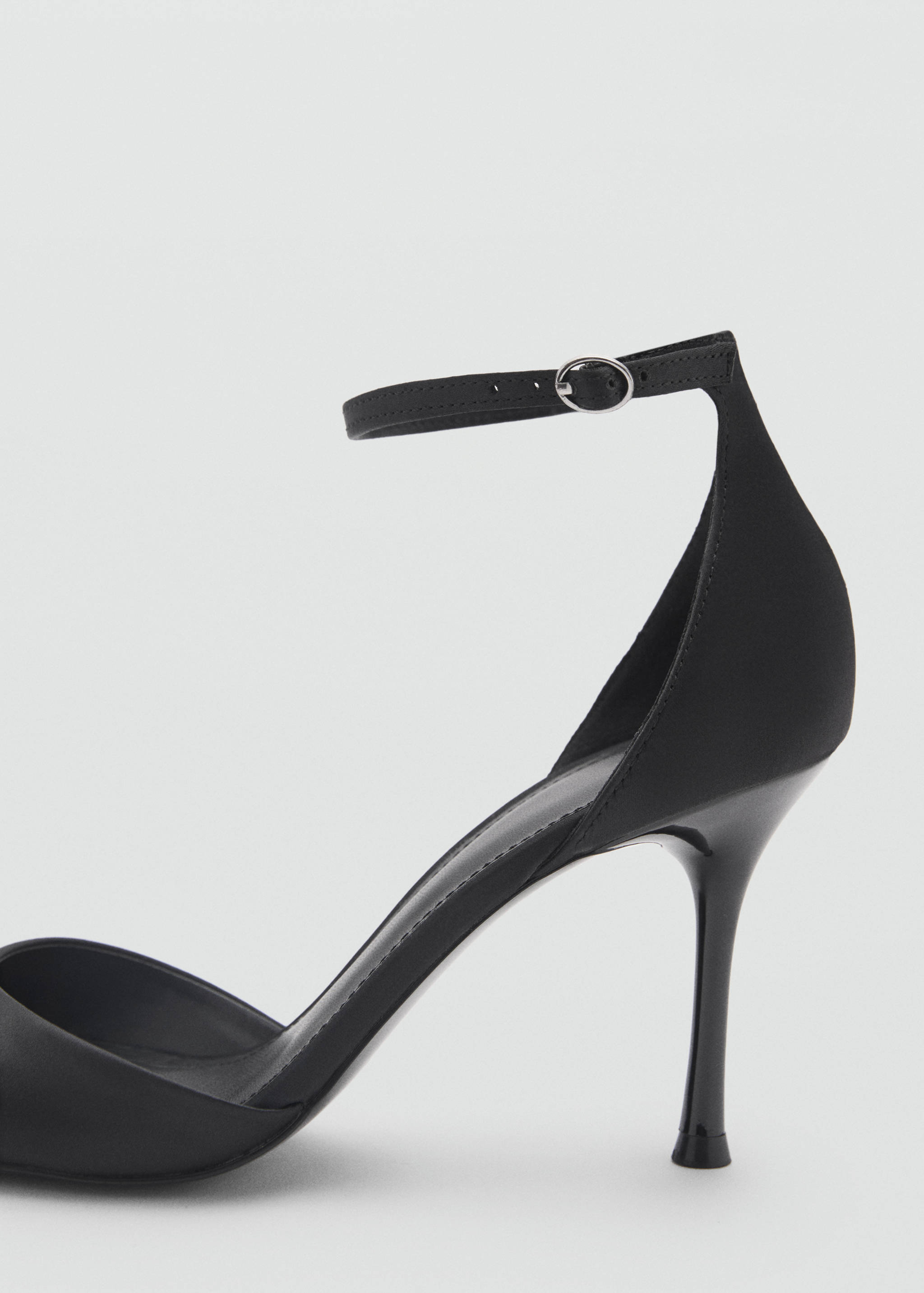 Strappy heeled sandals - Details of the article 2