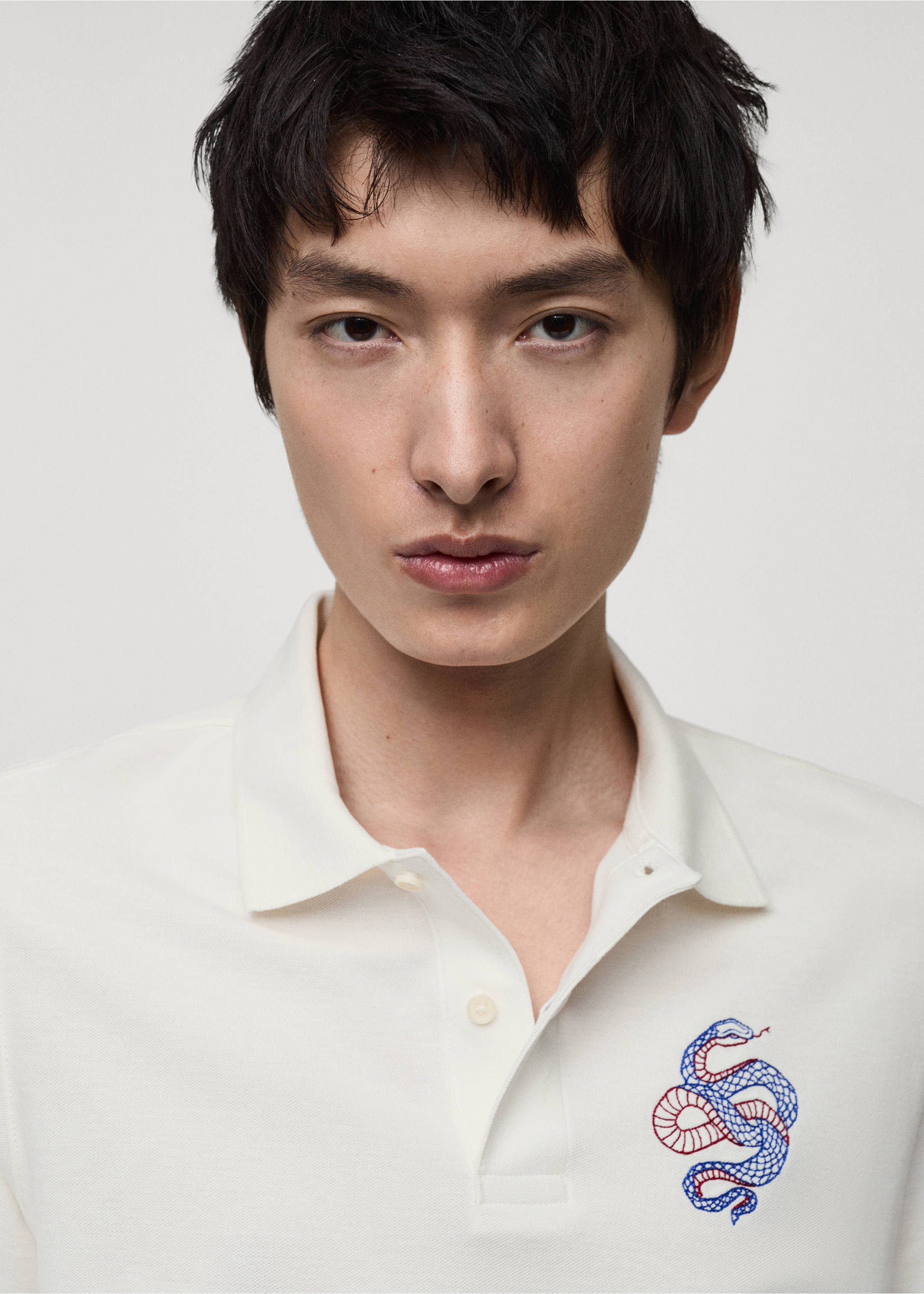 Polo 100% cotone ricamo grafico sul petto - Dettaglio dell'articolo 1, Bianco. Ref: 87030251-00.