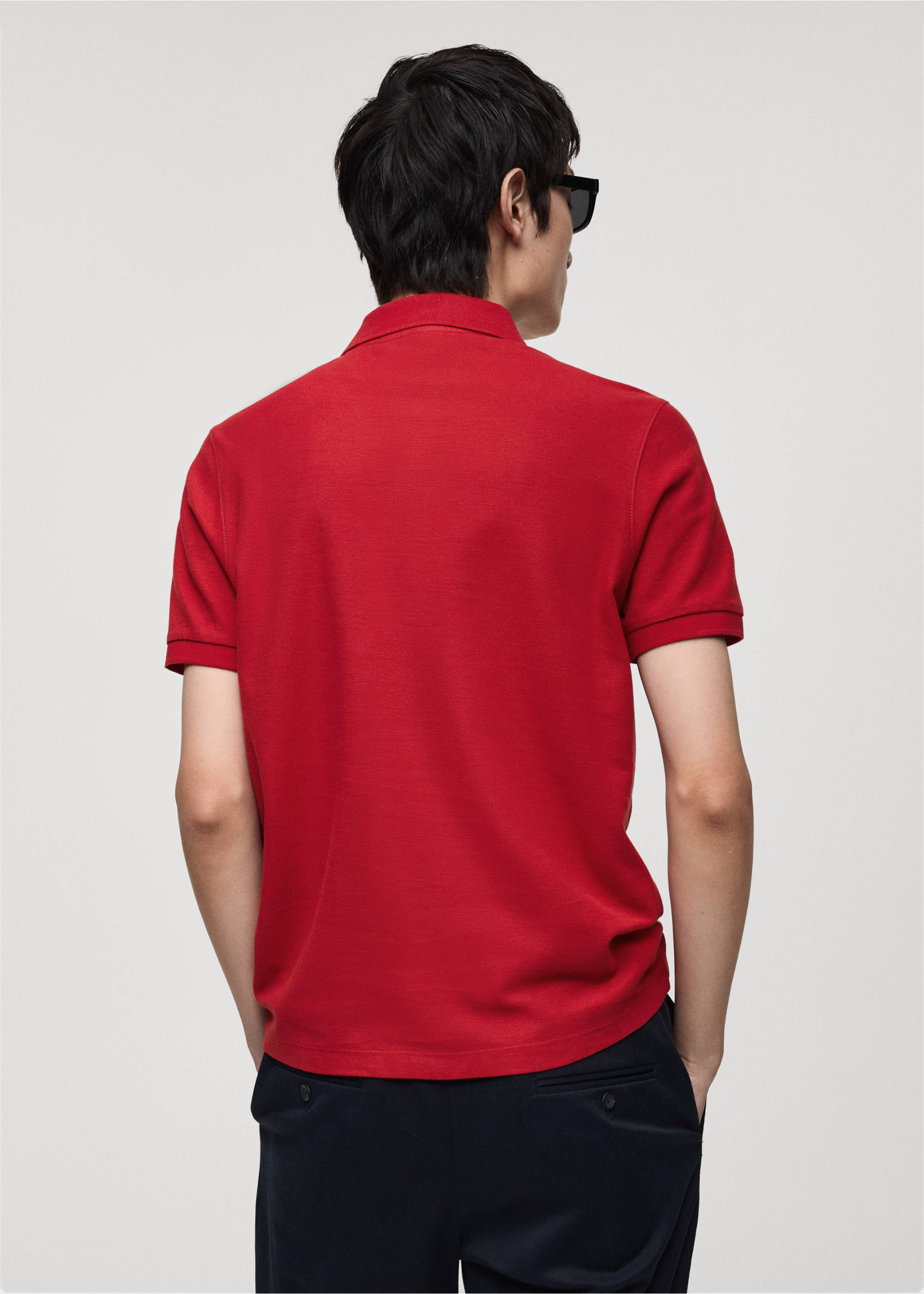 100% cotton polo shirt with embroidered graphic on the chest - Reverse of the article, Red. Ref: 87030251-00.