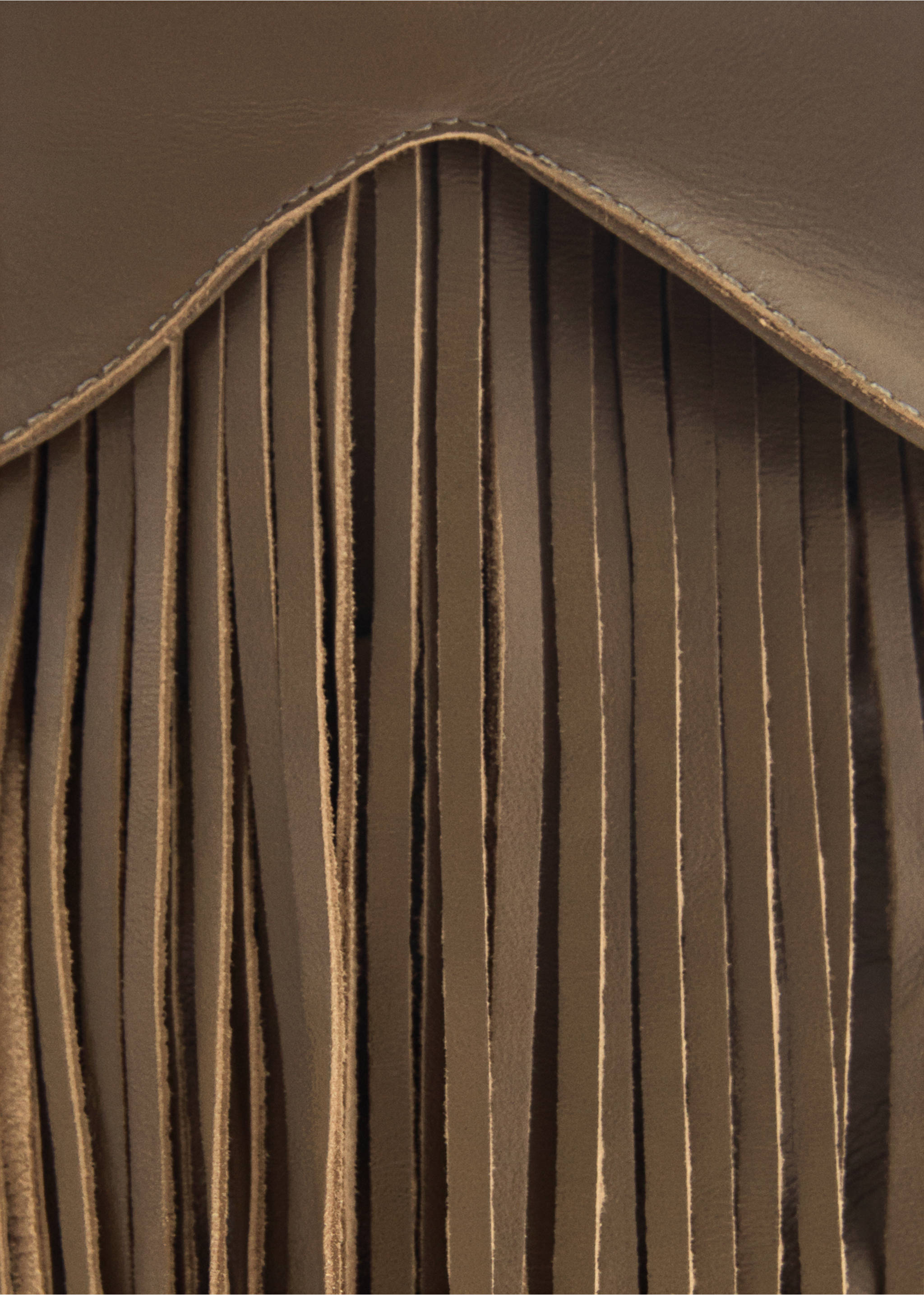 Lederstiefelette mit Fransenabsatz - Detail des Artikels 2, Khaki. Ref: 87030257-00.