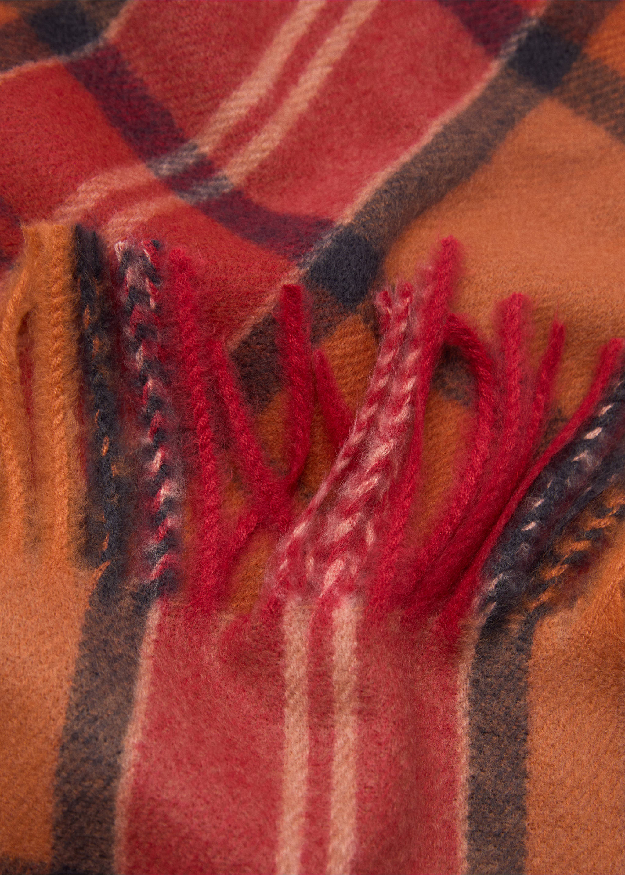 Check scarf with fringed ends - Medium plane, Red. Ref: 87030259-00.