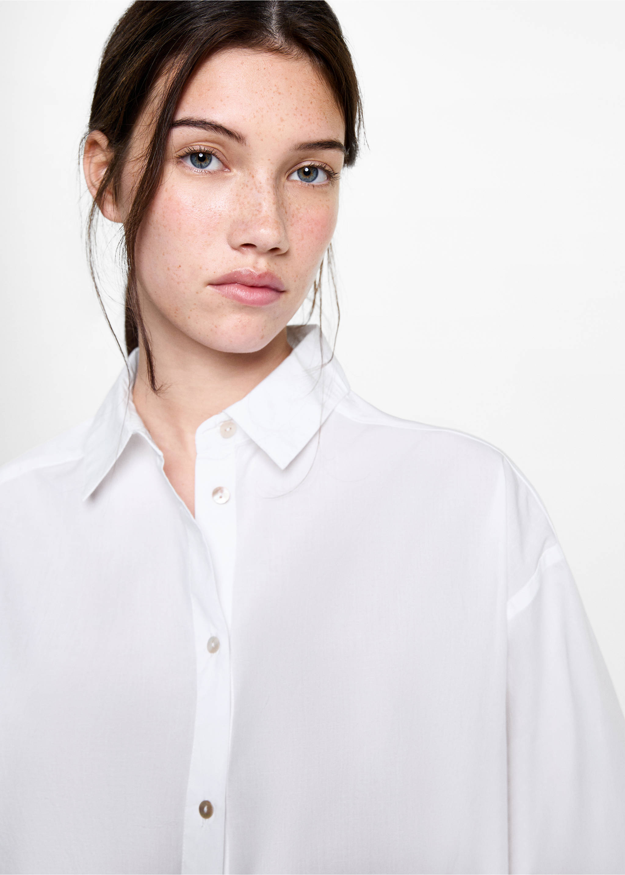 Oversize cotton shirt - Details of the article 1, Off White. Ref: 87030261-00.
