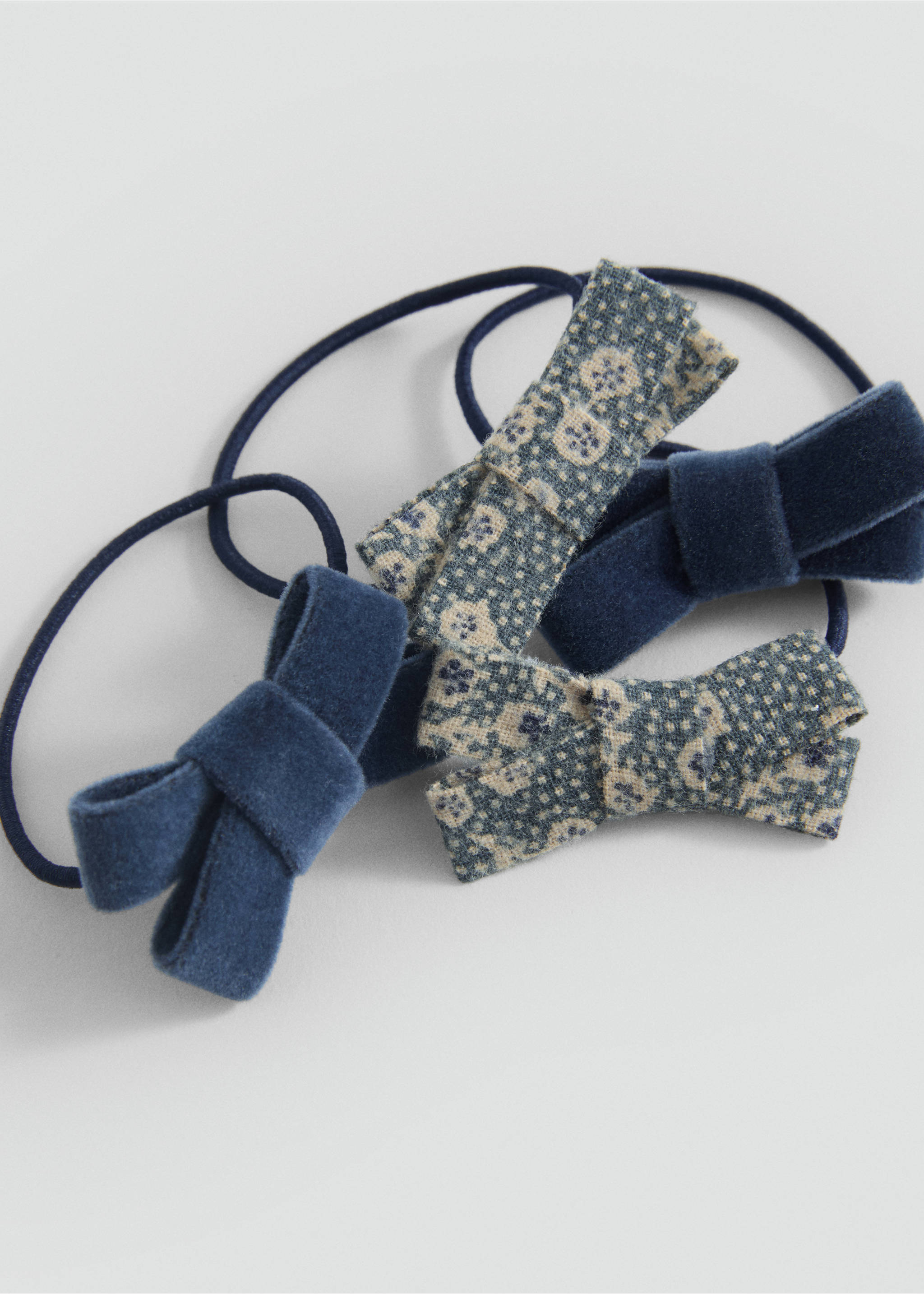 Pack of 4 scrunchies - Medium plane, Blue. Ref: 87030306-00.