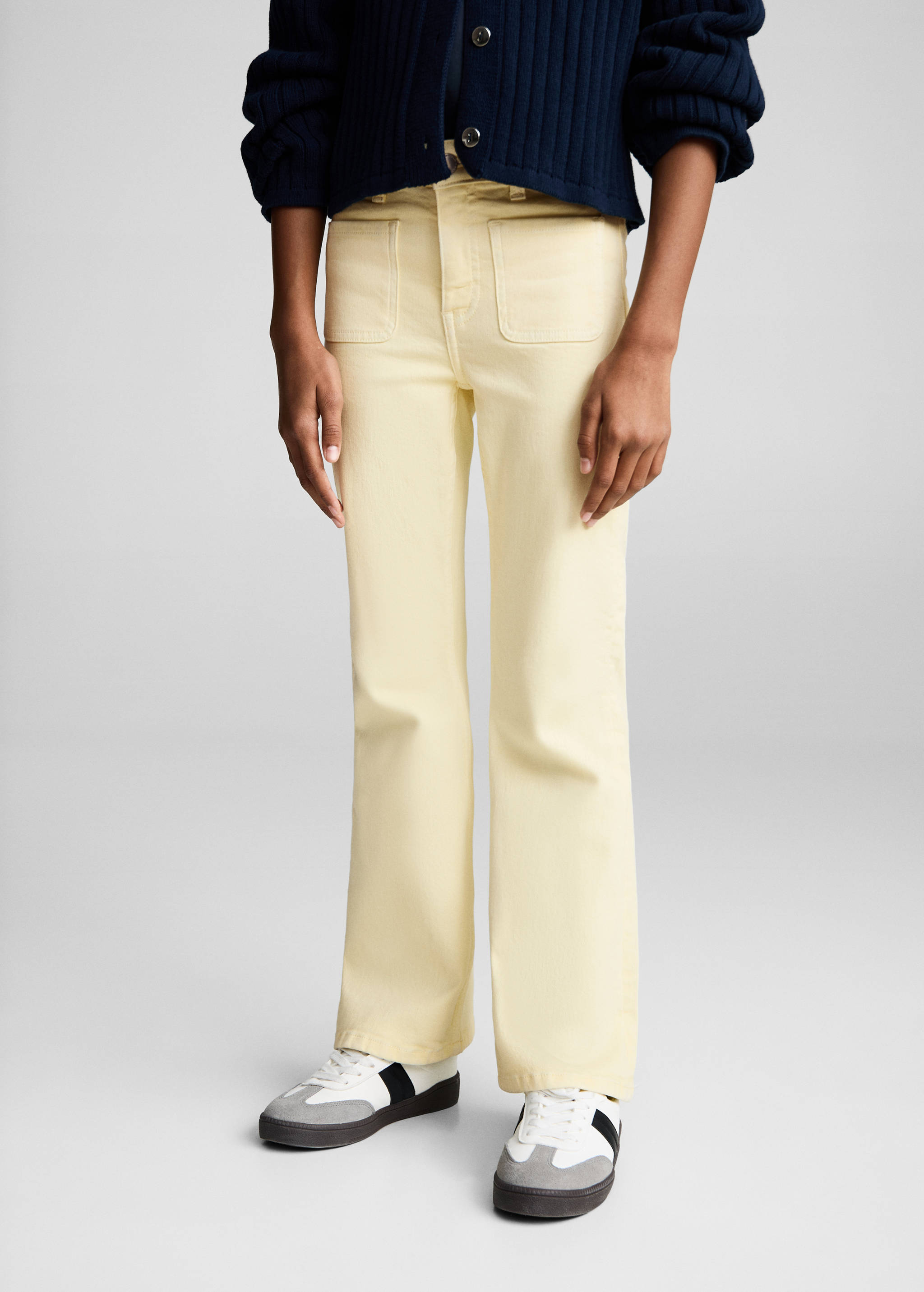 Flared Jeans mit Taschen - Detail des Artikels 6