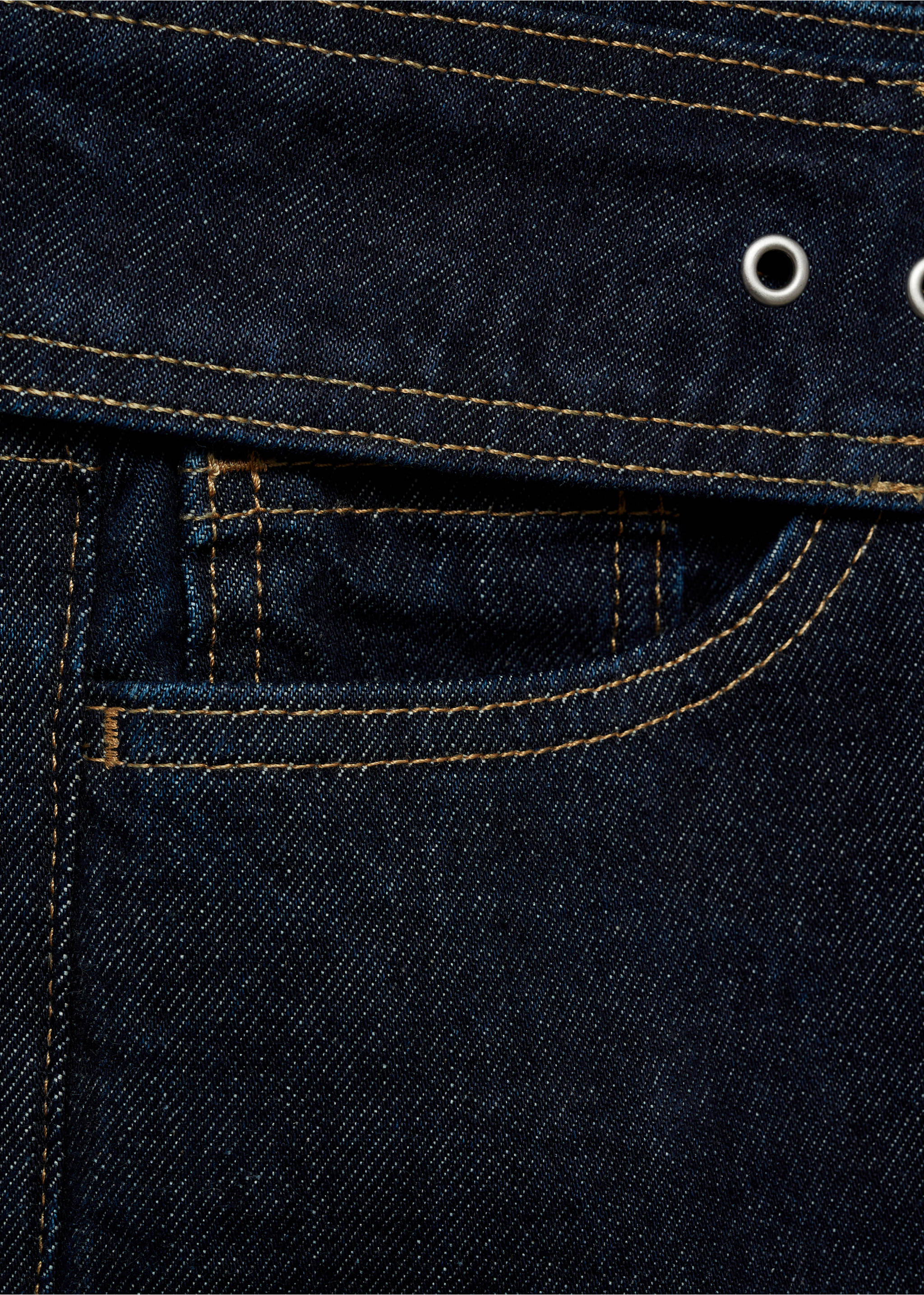 Low-rise straight jeans with belt - Details of the article 8, Open Blue. Ref: 87030427-00.