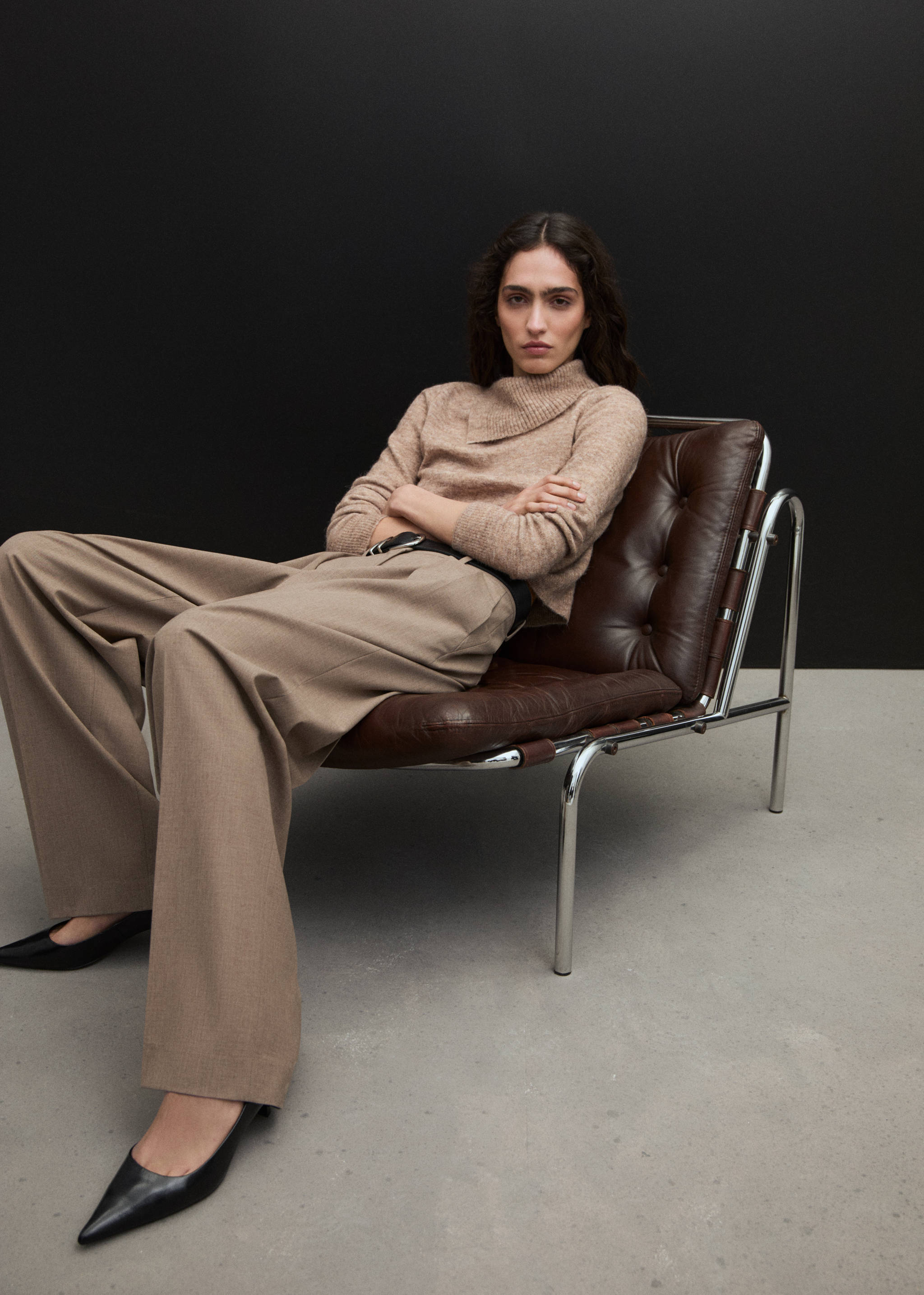 Sweater with wraparound lapel neck - Details of the article 3, Light/Pastel Grey. Ref: 87030434-00.