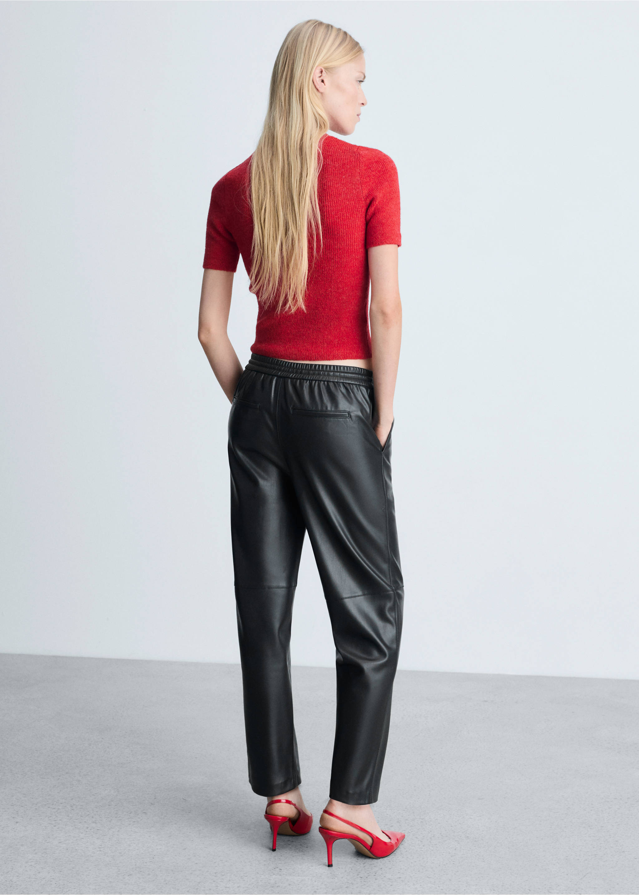 Faux-leather trousers with elastic waist - Reverse of the article, Black. Ref: 87030436-00.