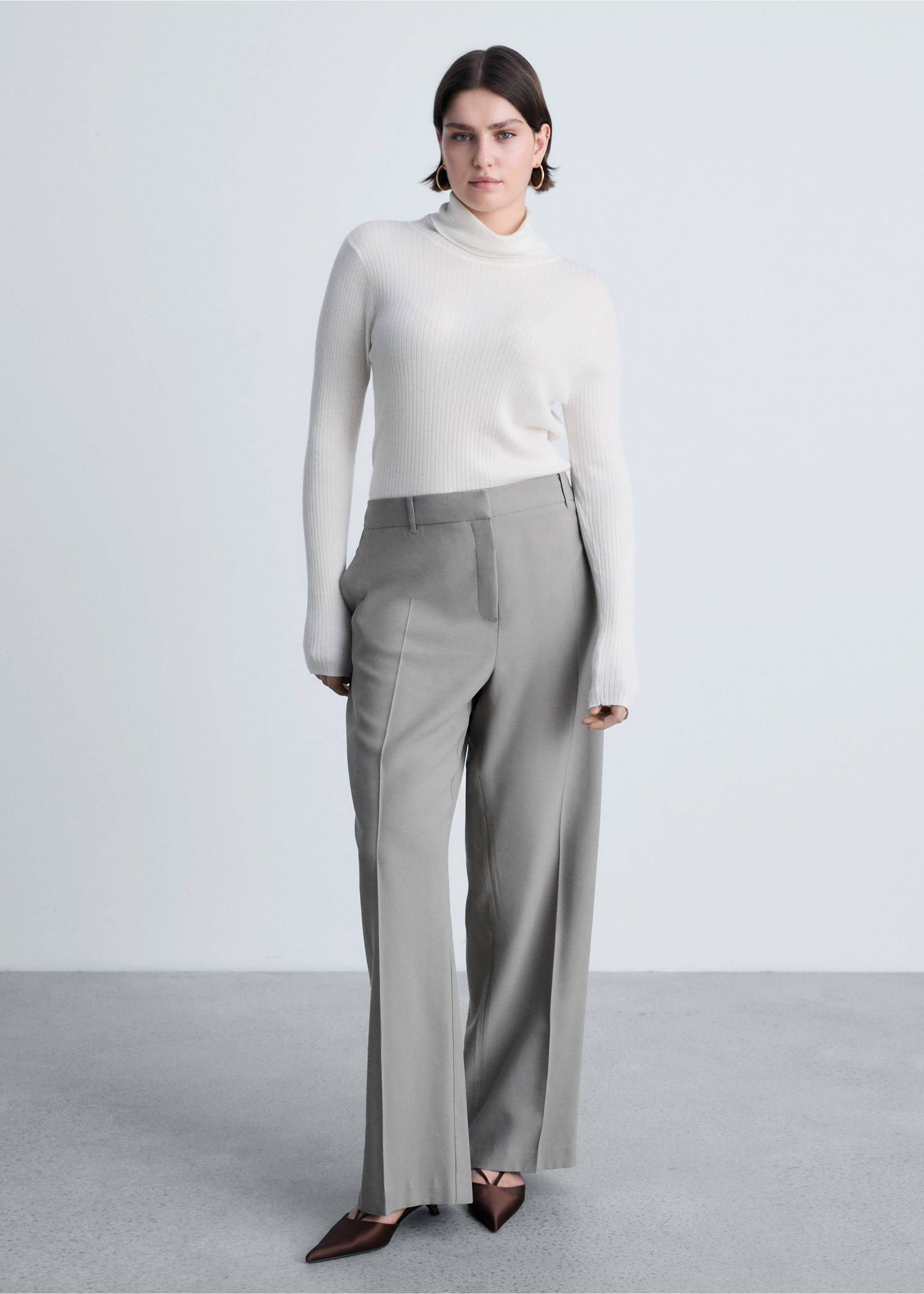 Rollkragenpullover aus Wollgemisch - Detail des Artikels 3, Ecru. Ref: 87030441-00.