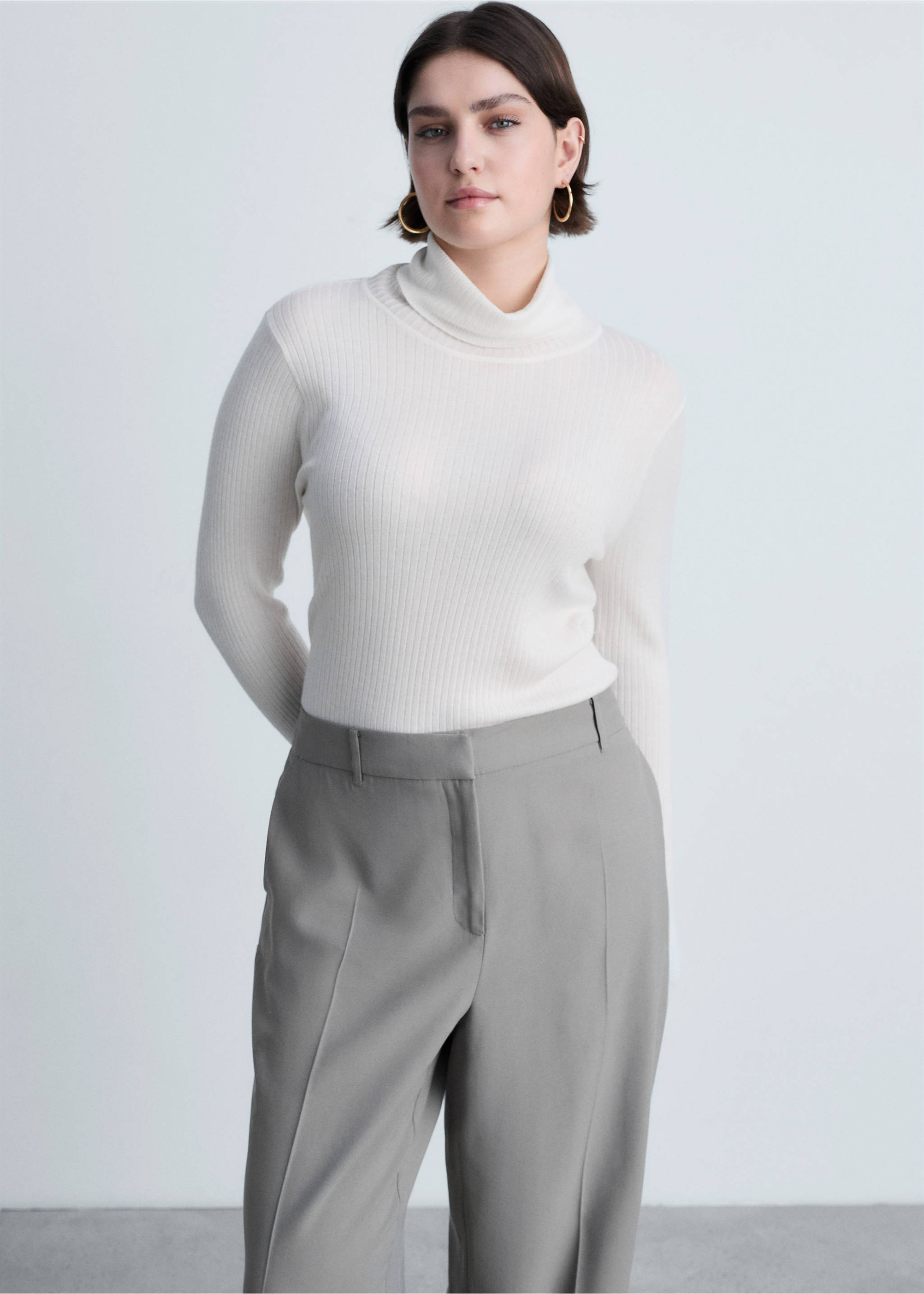 Rollkragenpullover aus Wollgemisch - Detail des Artikels 5, Ecru. Ref: 87030441-00.