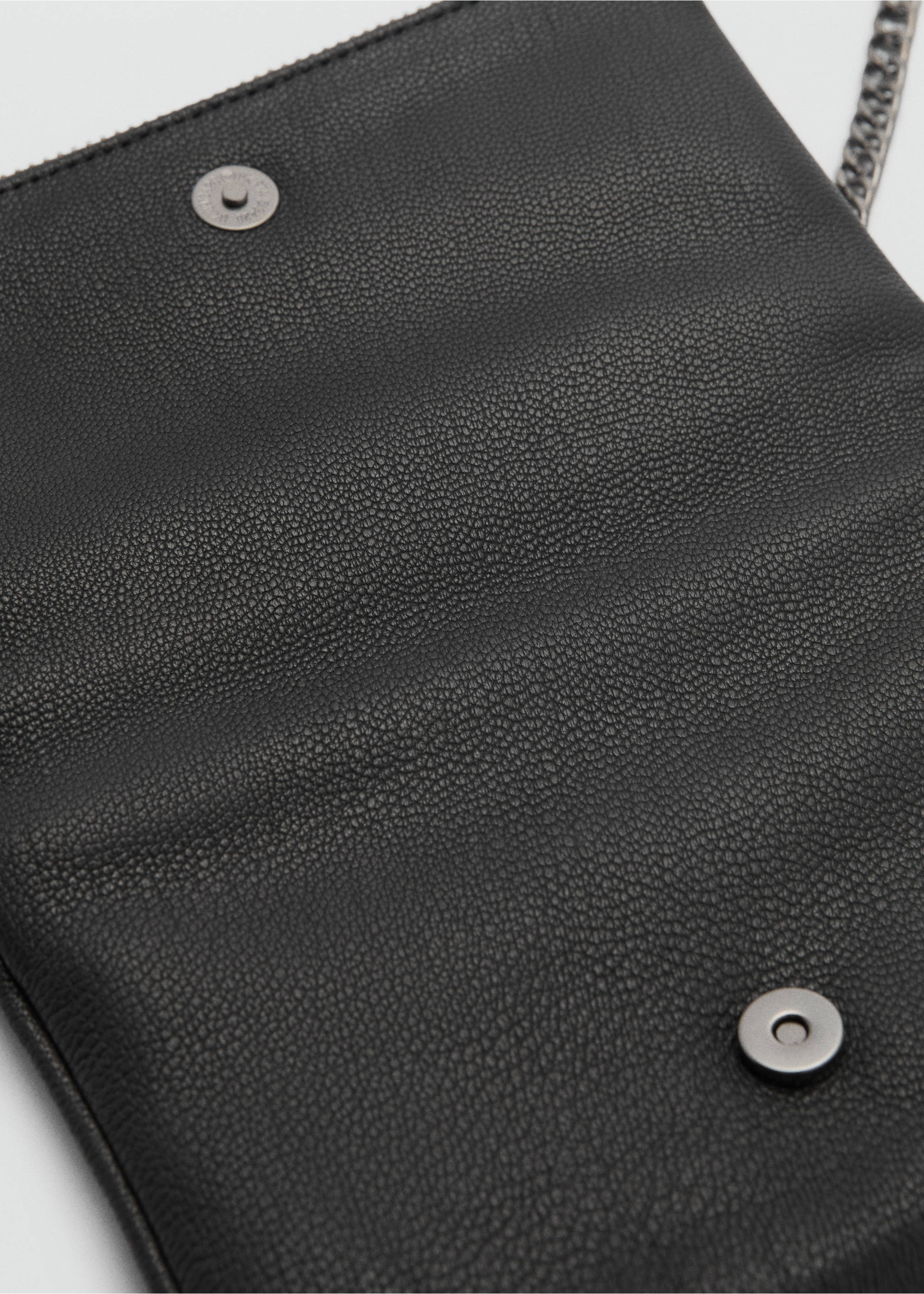 Etuitasche mit Kette - Detail des Artikels 2, Schwarz. Ref: 87030446-00.