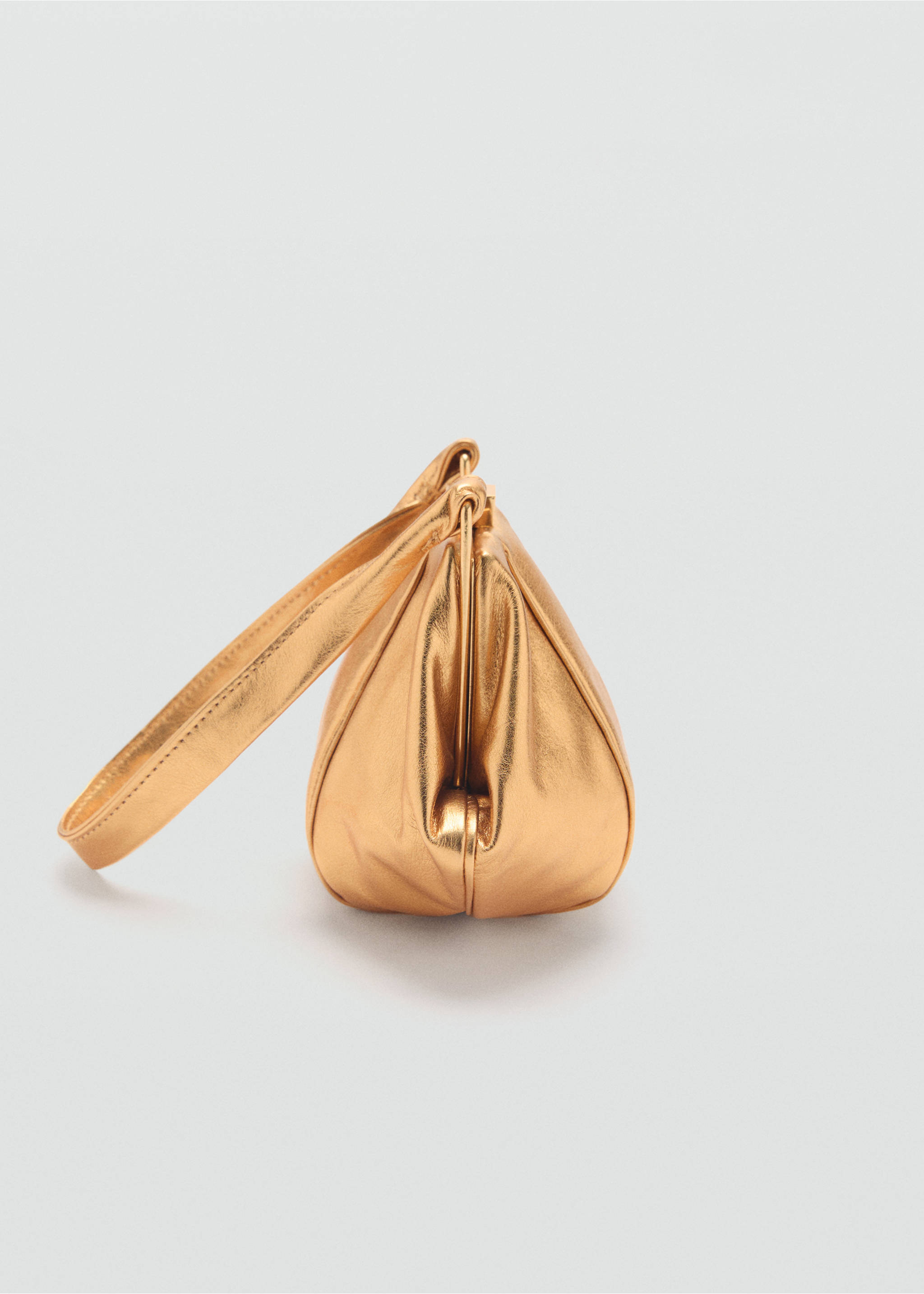 Leather metallic bag - Details of the article 1, Gold. Ref: 87030448-00.