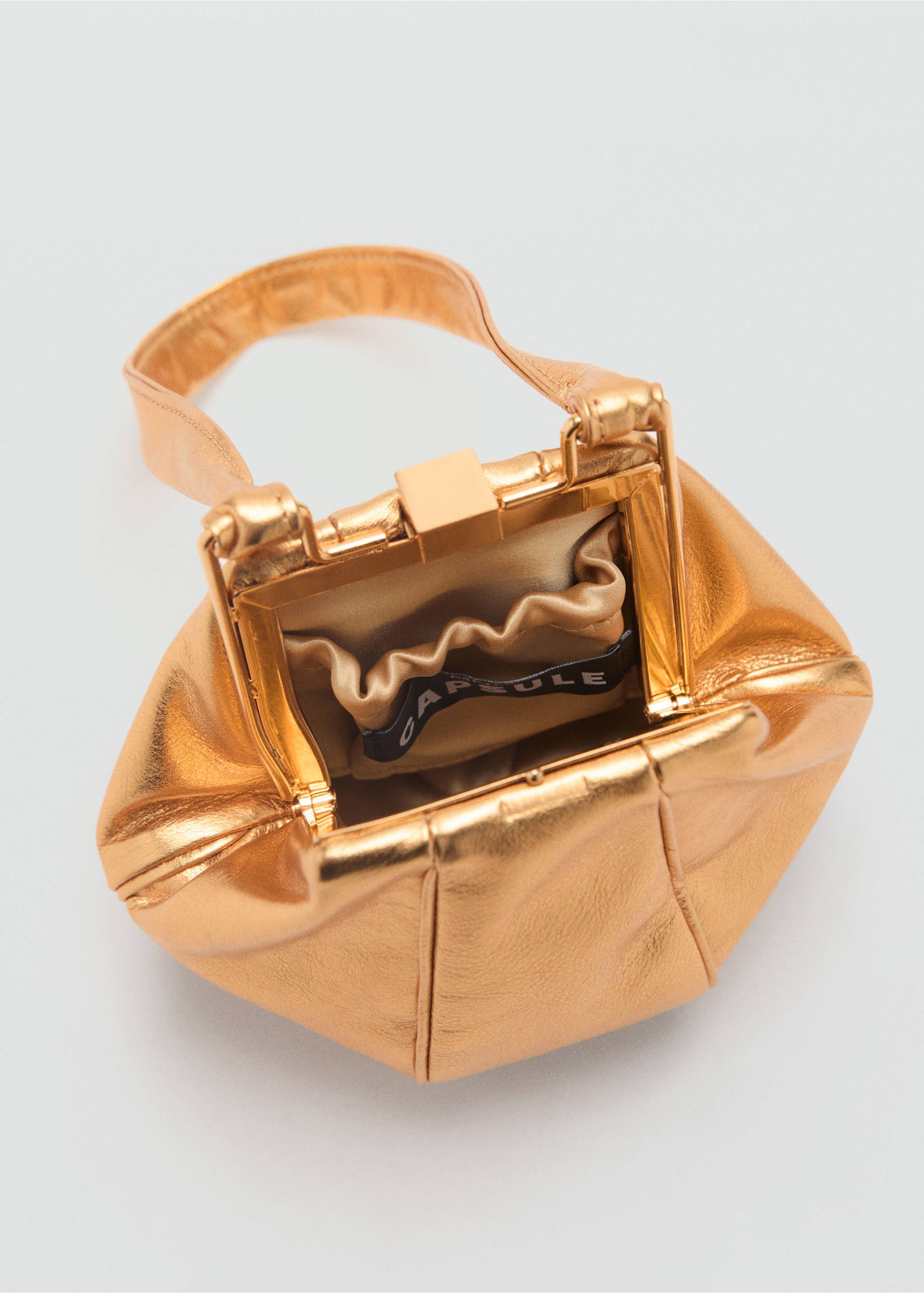 Leather metallic bag - Details of the article 2, Gold. Ref: 87030448-00.