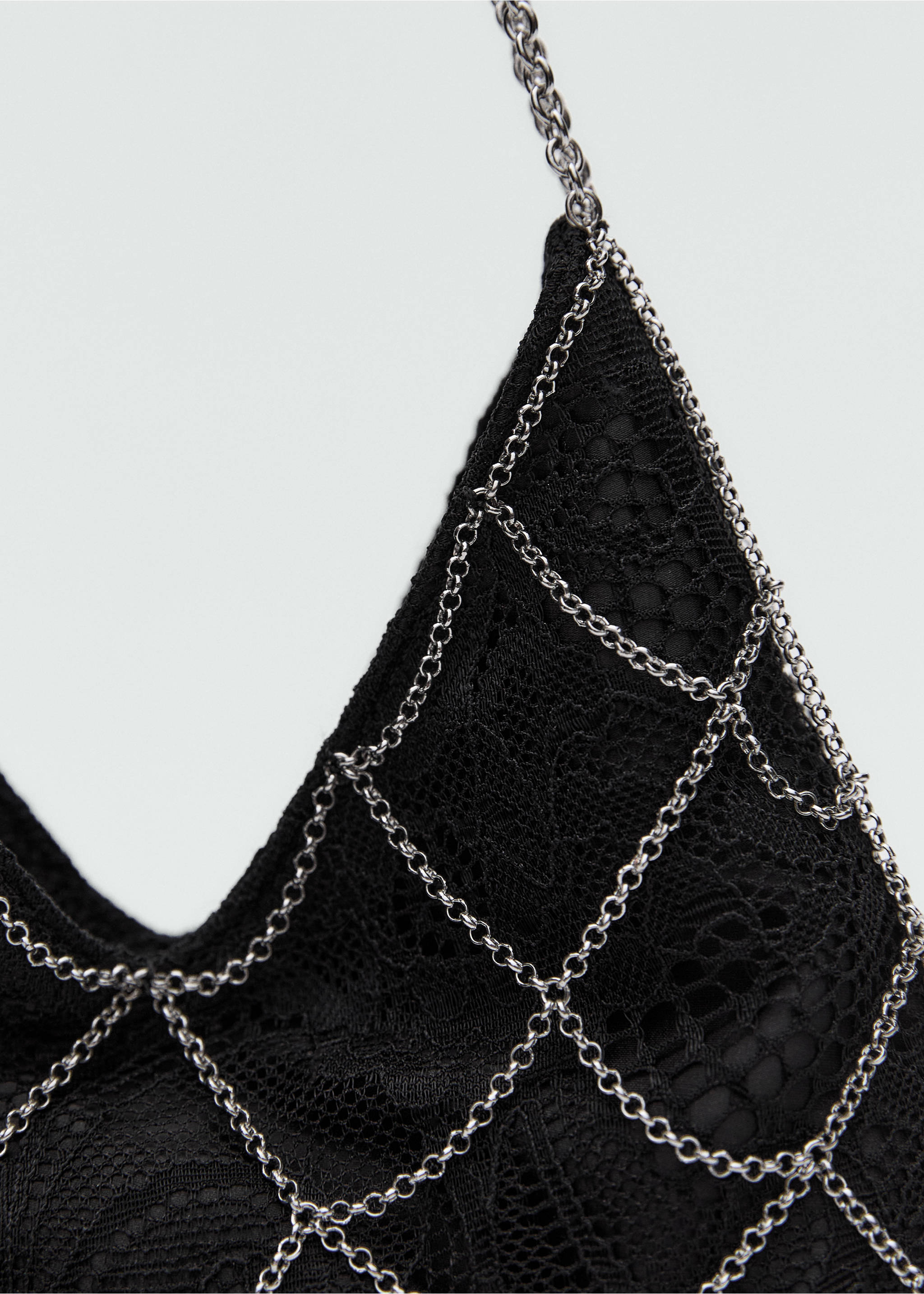 Guipure-Tasche mit Netz-Design und Kette - Detail des Artikels 2, Schwarz. Ref: 87030450-00.
