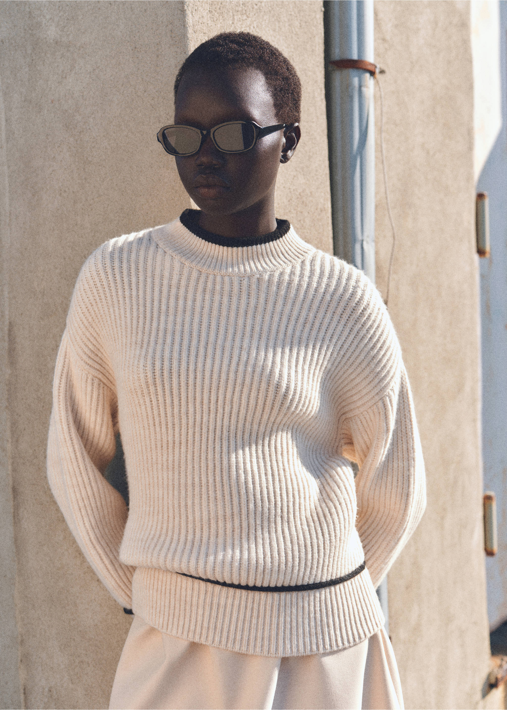 Perkins-neck sweater with contrasting details - Medium plane, Beige. Ref: 87030454-00.