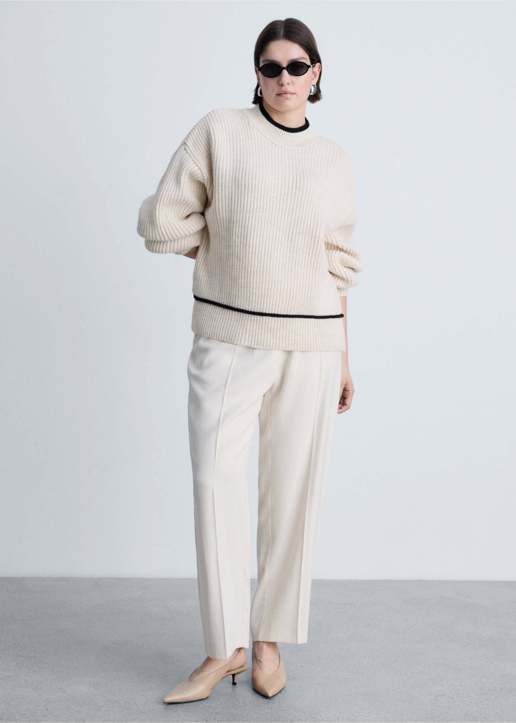 Perkins-neck sweater with contrasting details - Details of the article 3, Beige. Ref: 87030454-00.