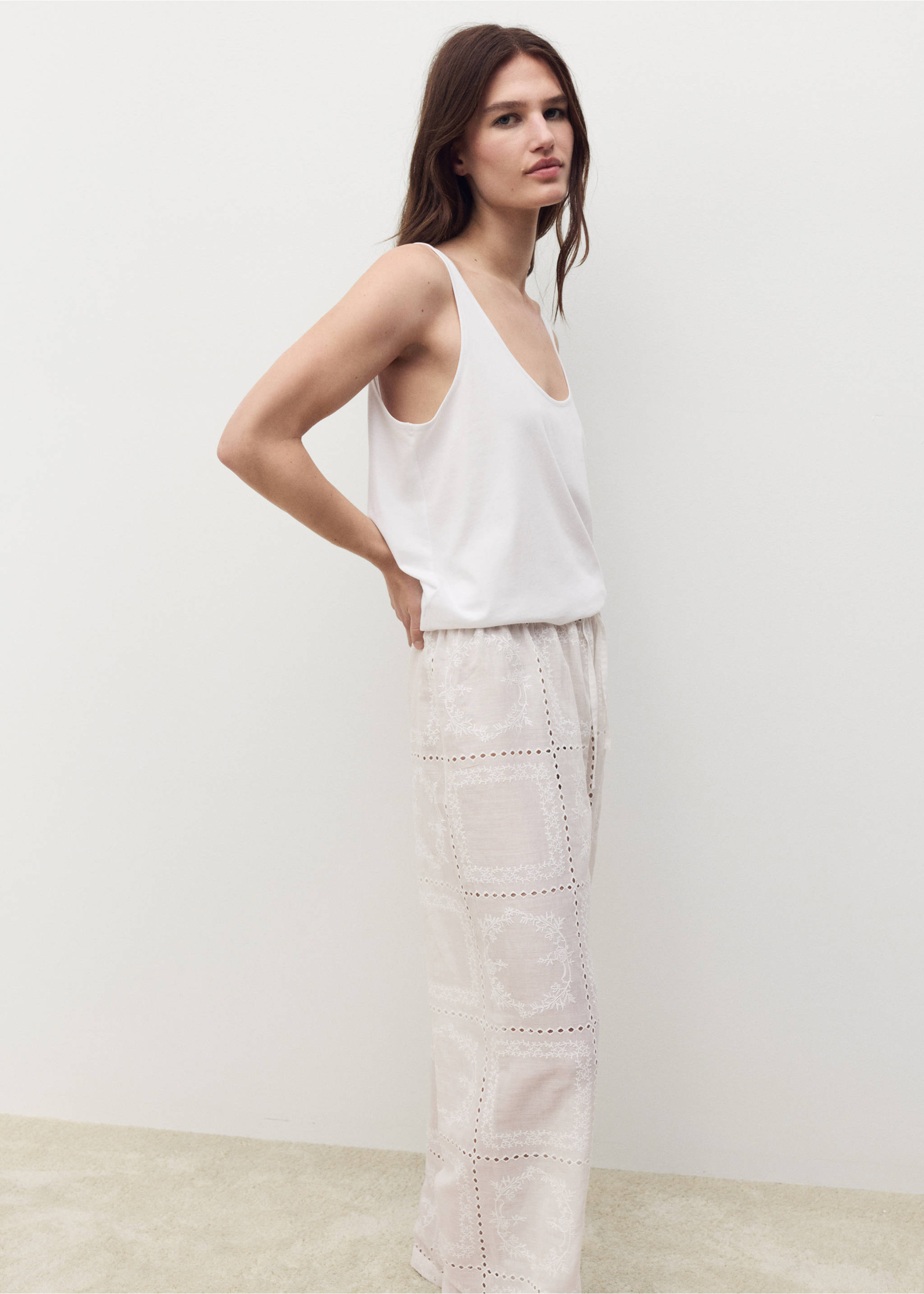 100% hímzett ramie nadrág - A termék adatai 1, Fehér. Ref: 87030459-00.