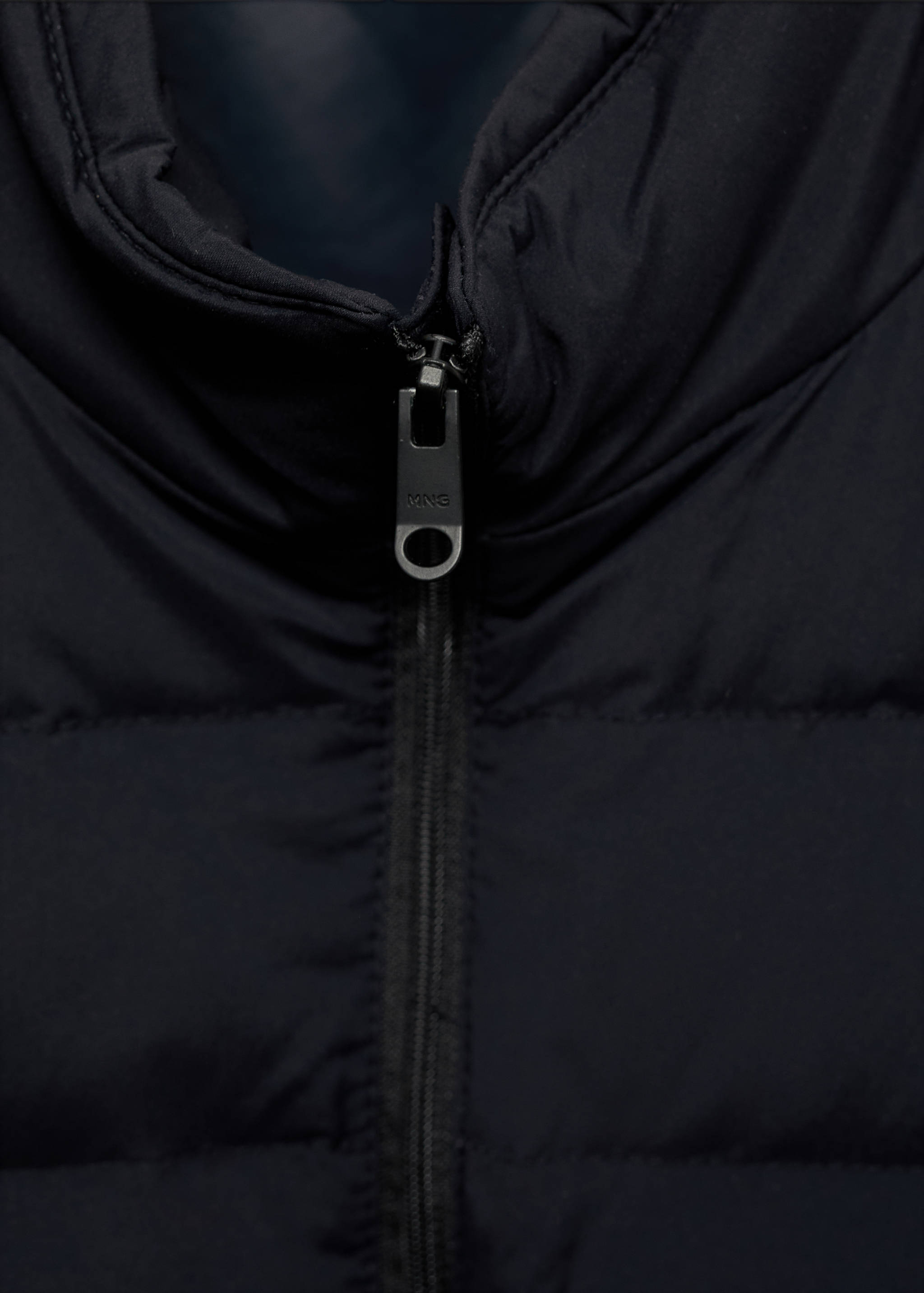 Quilted waistcoat with down and feather filling - Details of the article 8