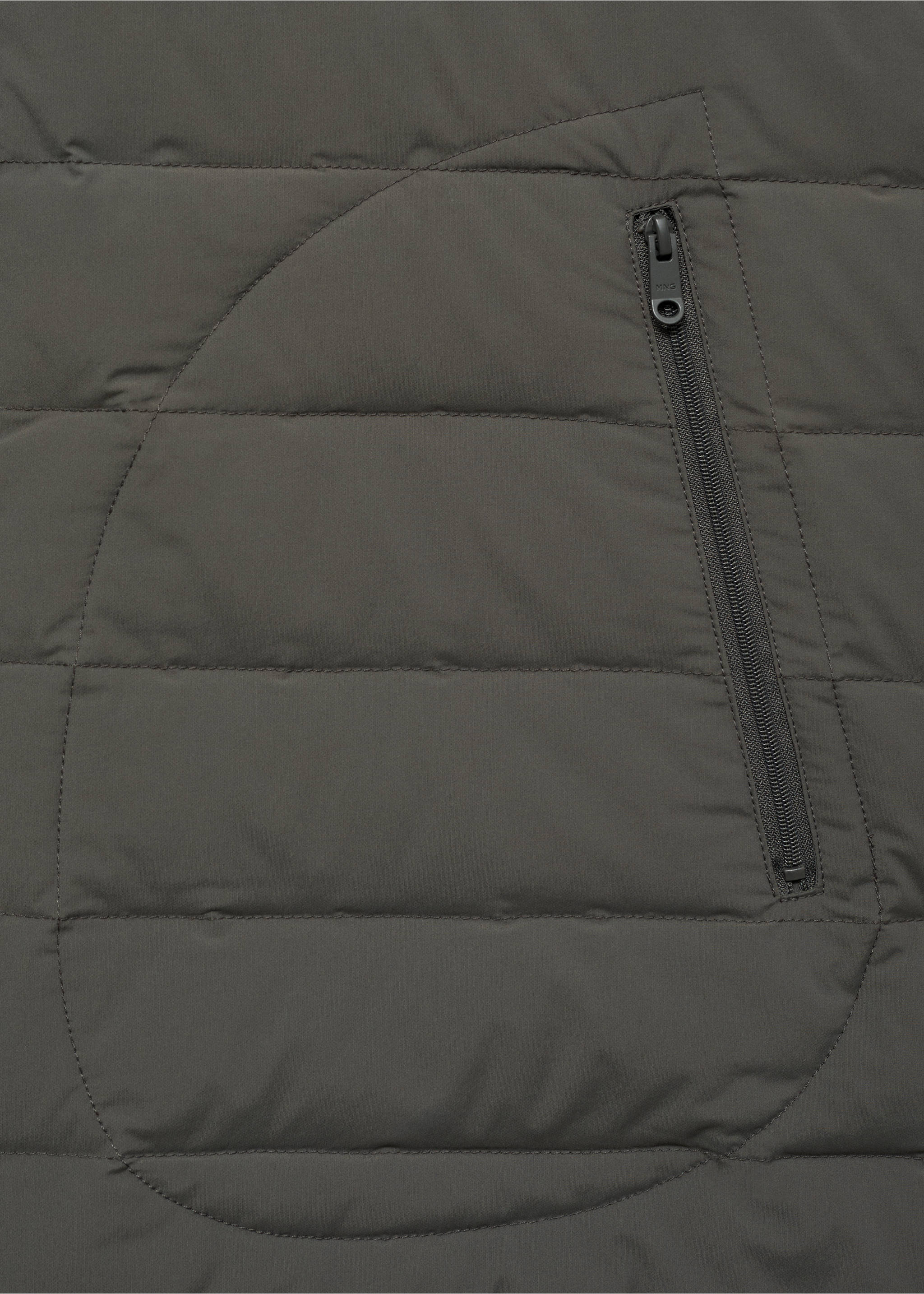 Steppjacke mit Daunen- und Federfüllung - Detail des Artikels 0, Grau. Ref: 87030576-00.