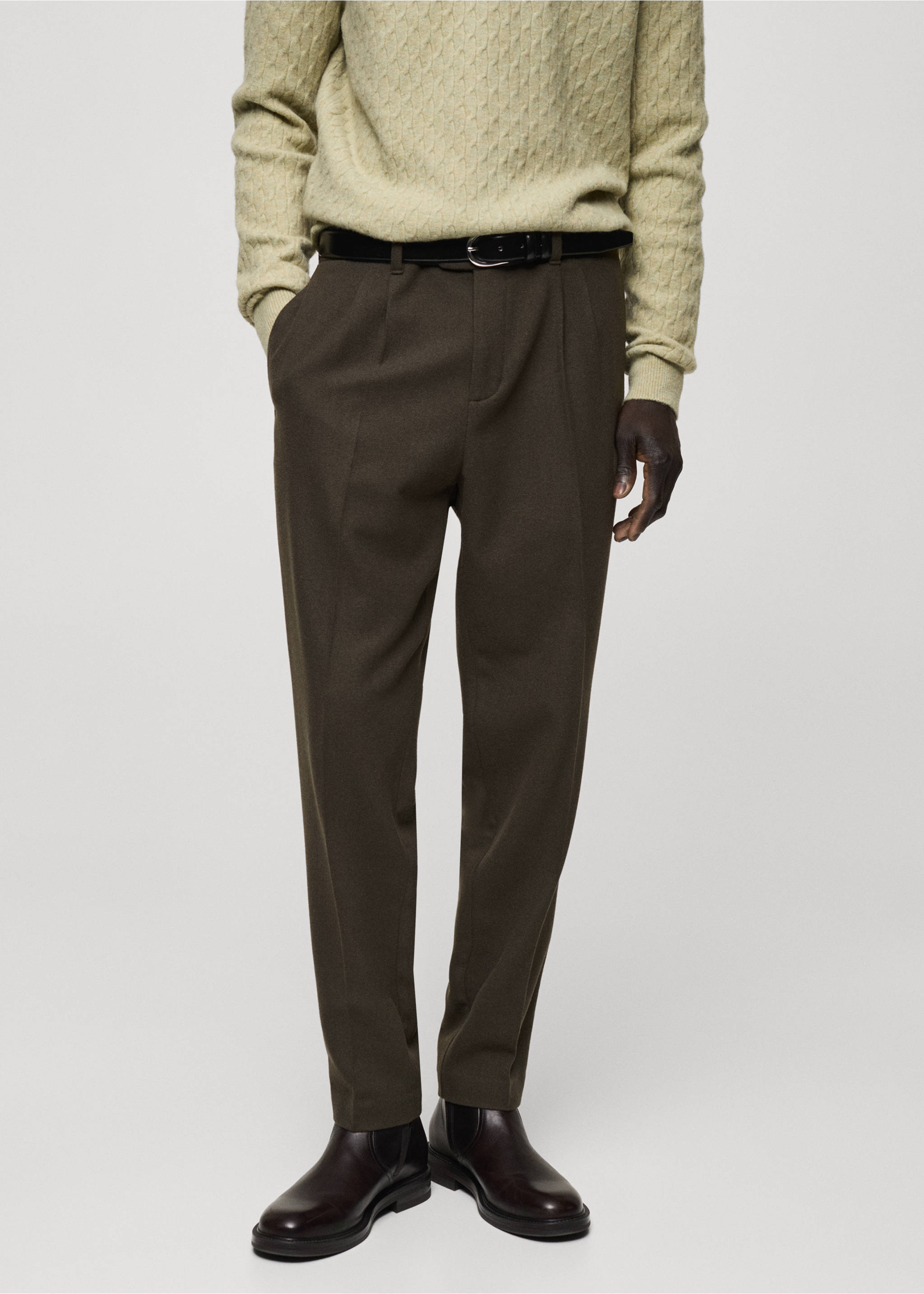 Wool flannel trousers with pleats - Medium plane, Khaki. Ref: 87030577-00.