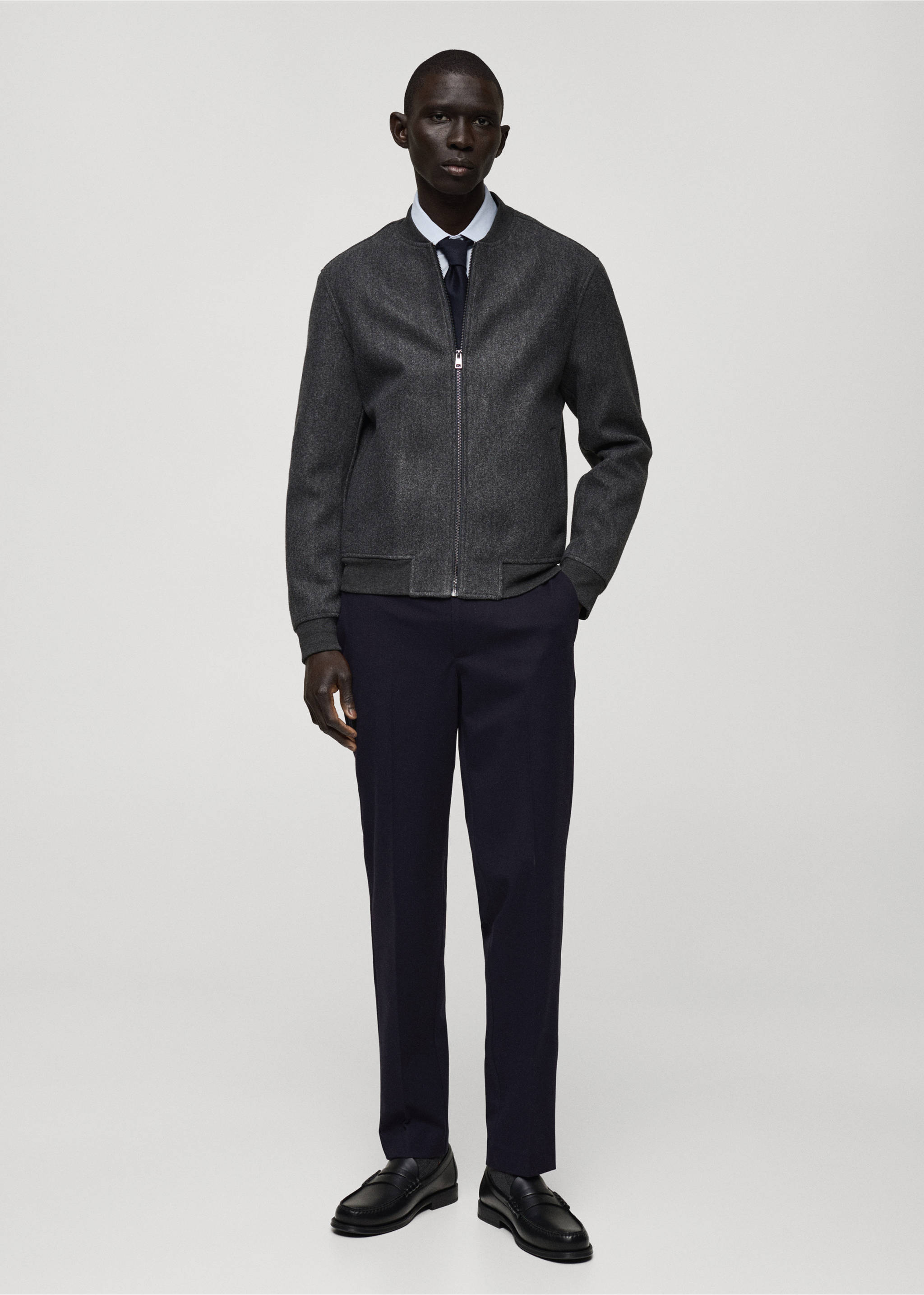 Wool flannel trousers with pleats - General plane, Dark Navy. Ref: 87030577-00.