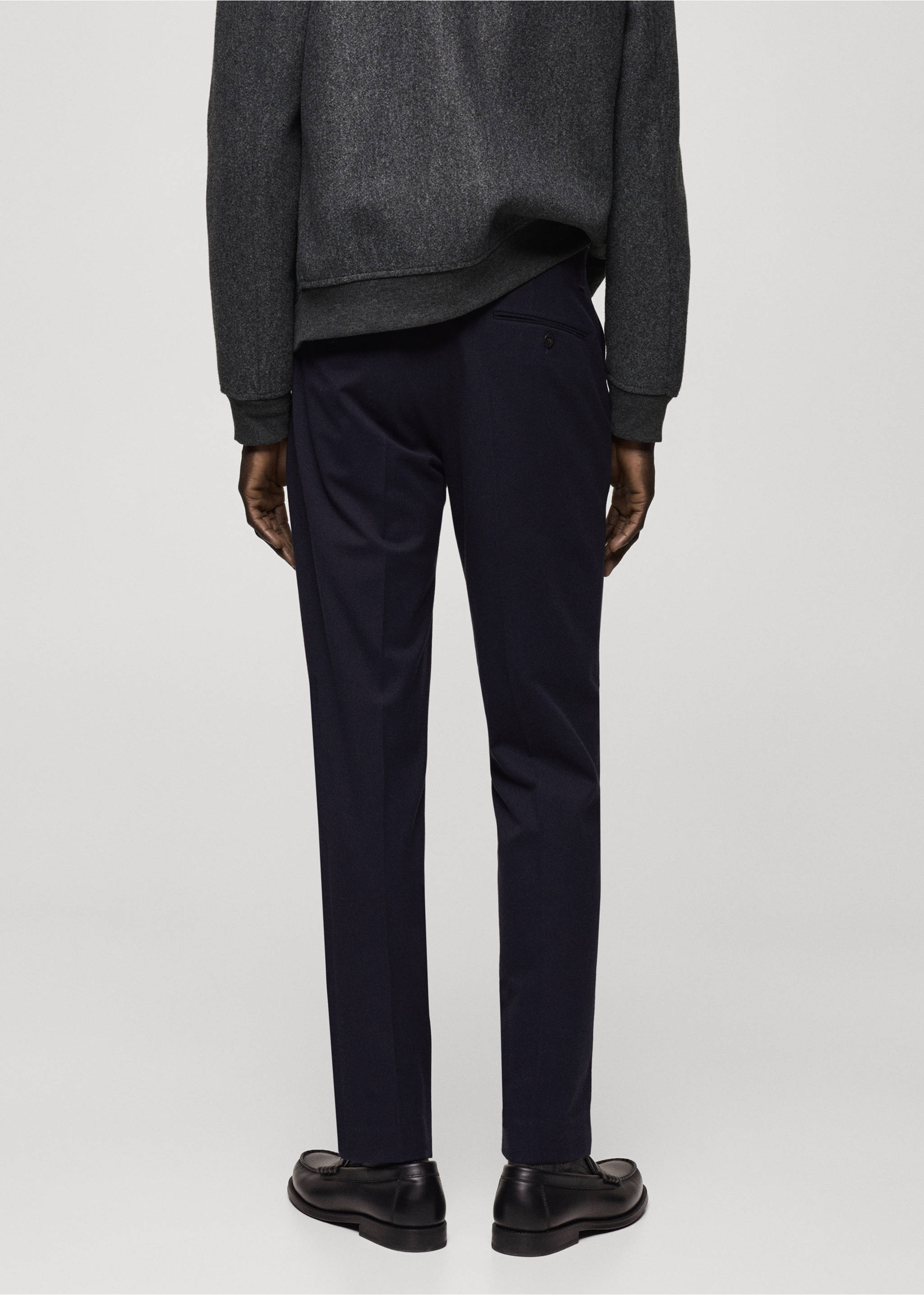Wool flannel trousers with pleats - Reverse of the article, Dark Navy. Ref: 87030577-00.
