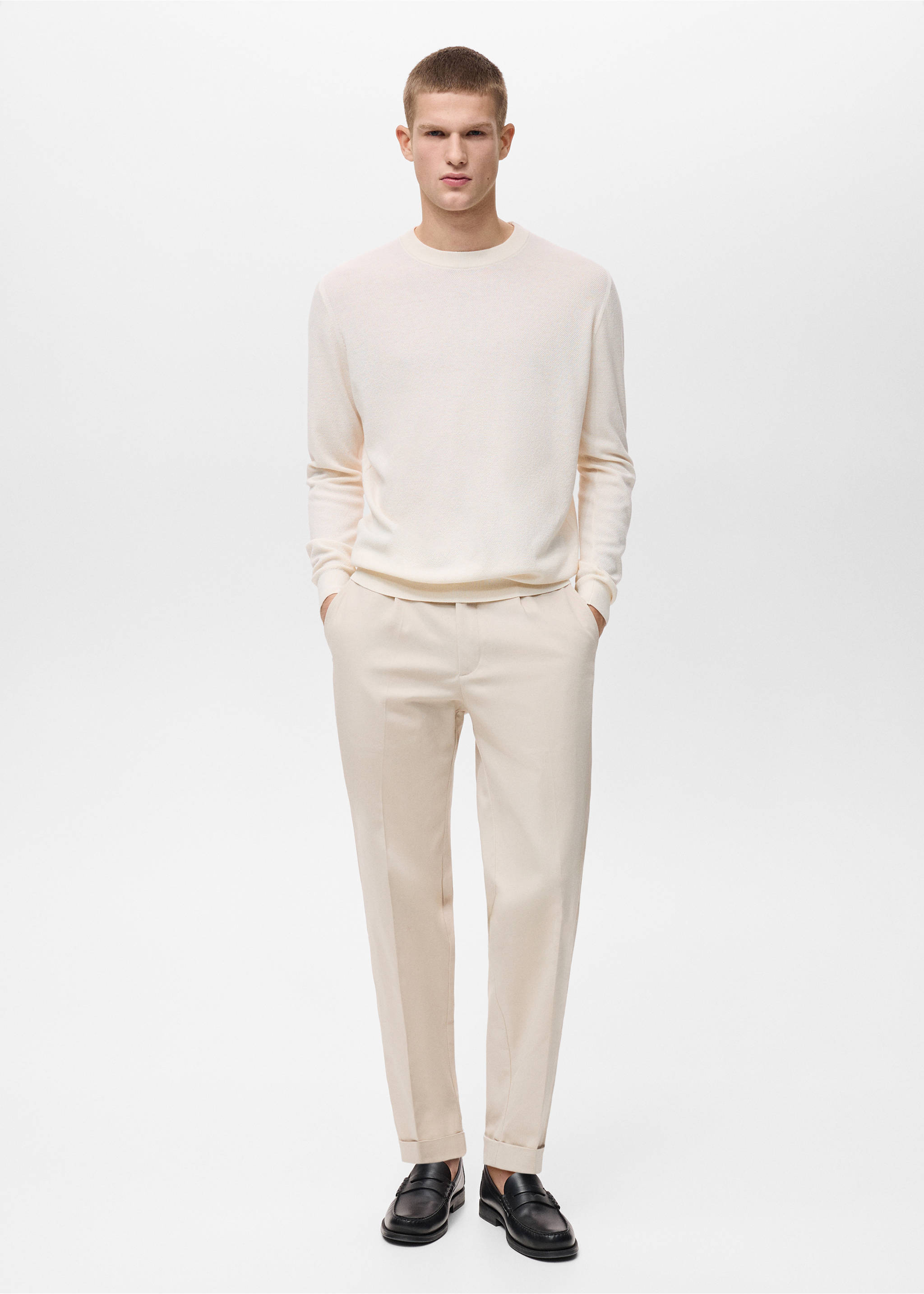 Pantalón pinzas bajo vuelta - Plano general, Beige. Ref: 87030579-00.