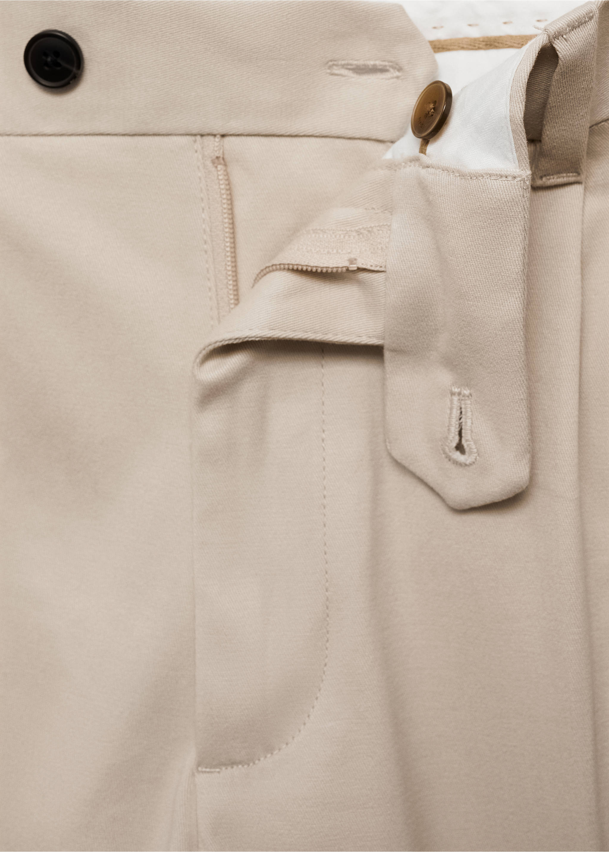 Pantalón pinzas bajo vuelta - Detalle del artículo 0, Beige. Ref: 87030579-00.