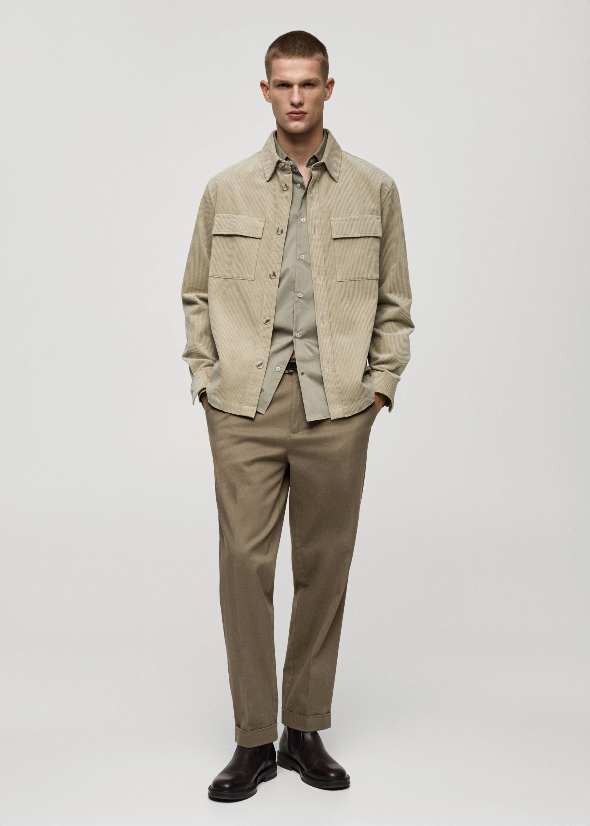 Bundfaltenhose mit Hosenaufschlag - Allgemeine Ansicht, Khaki. Ref: 87030579-00.