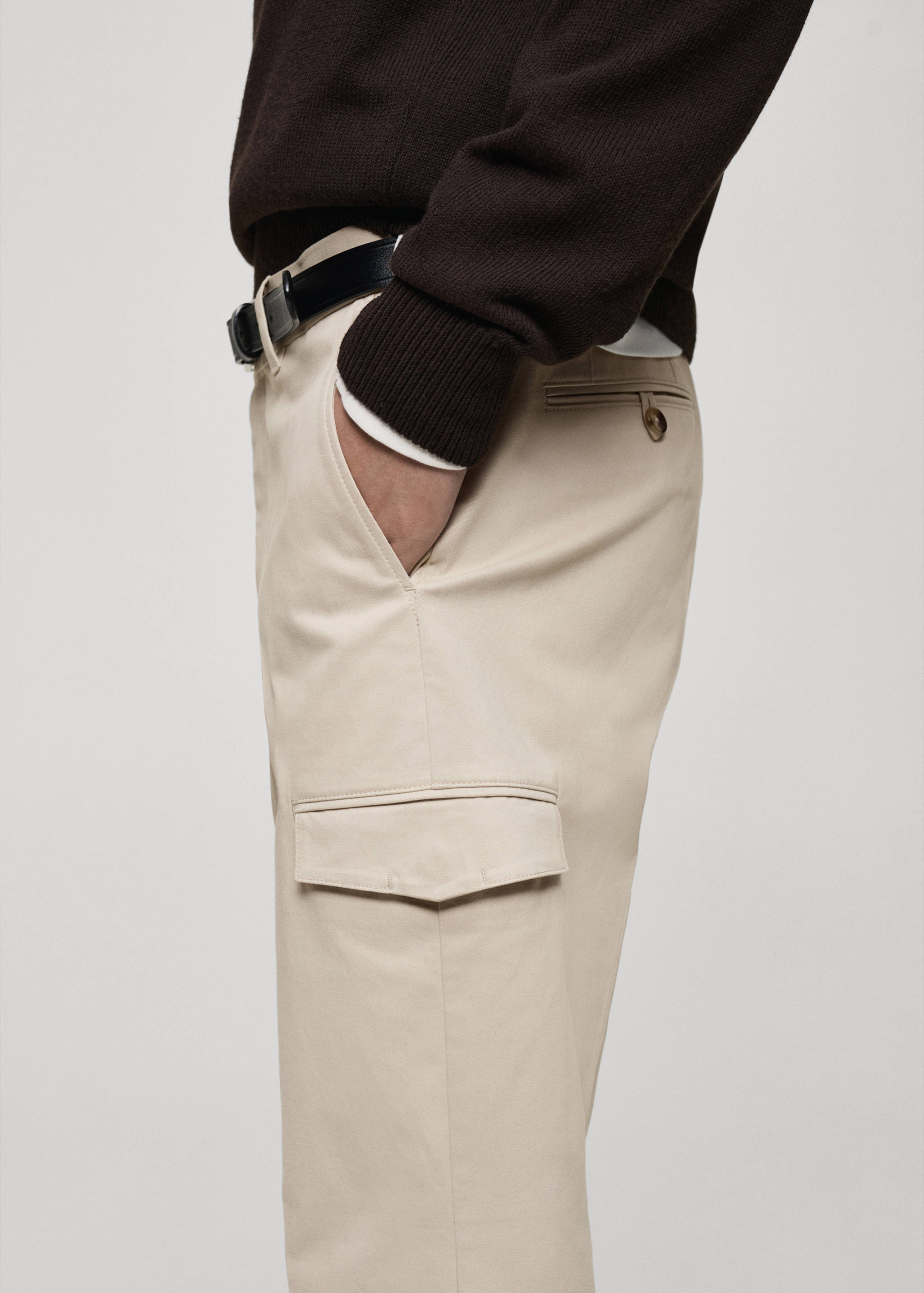 Regular fit cotton cargo trousers - Details of the article 1