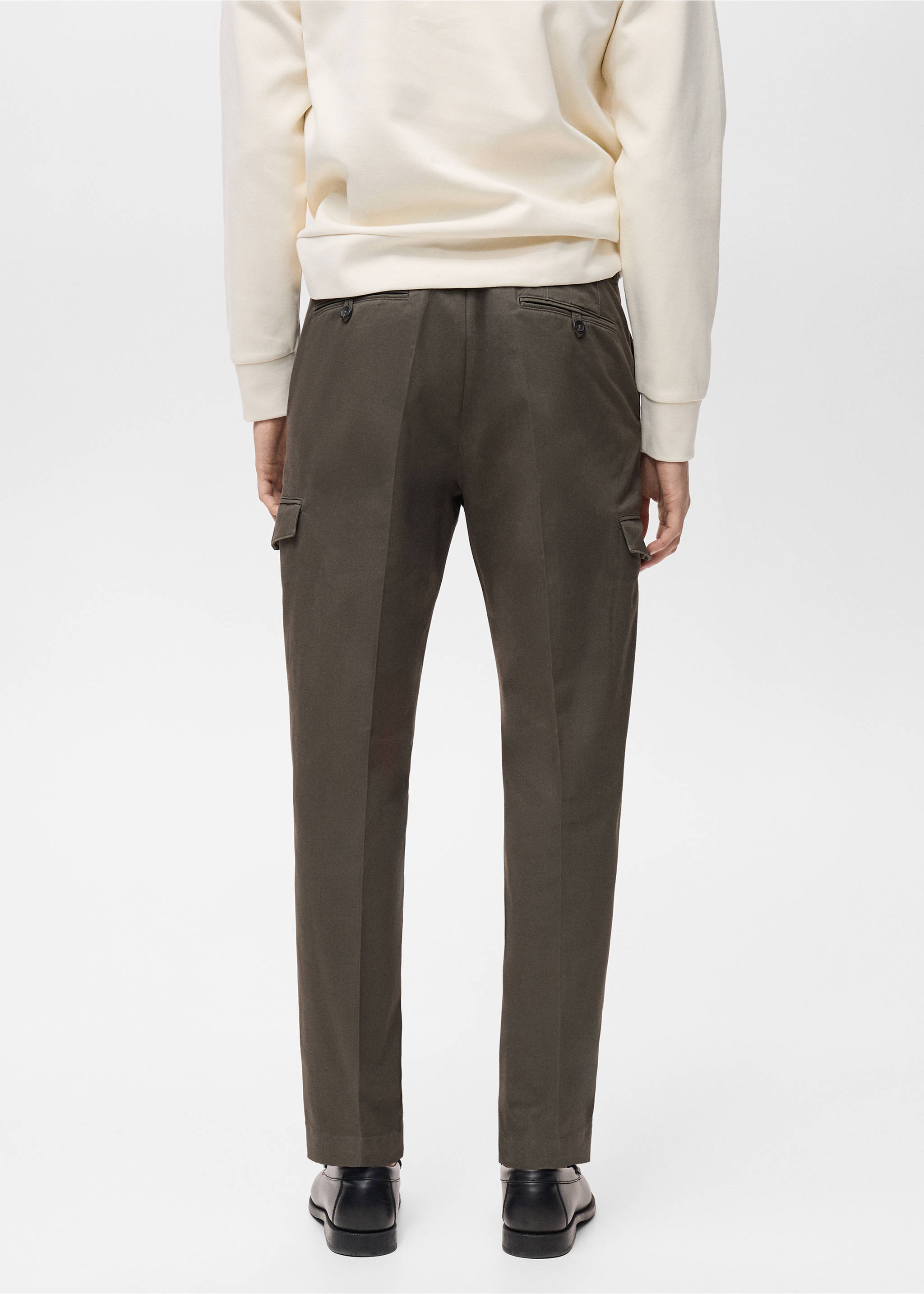 Regular-Fit-Cargohose aus Baumwolle - Rückseite des Artikels, Khaki. Ref: 87030580-00.
