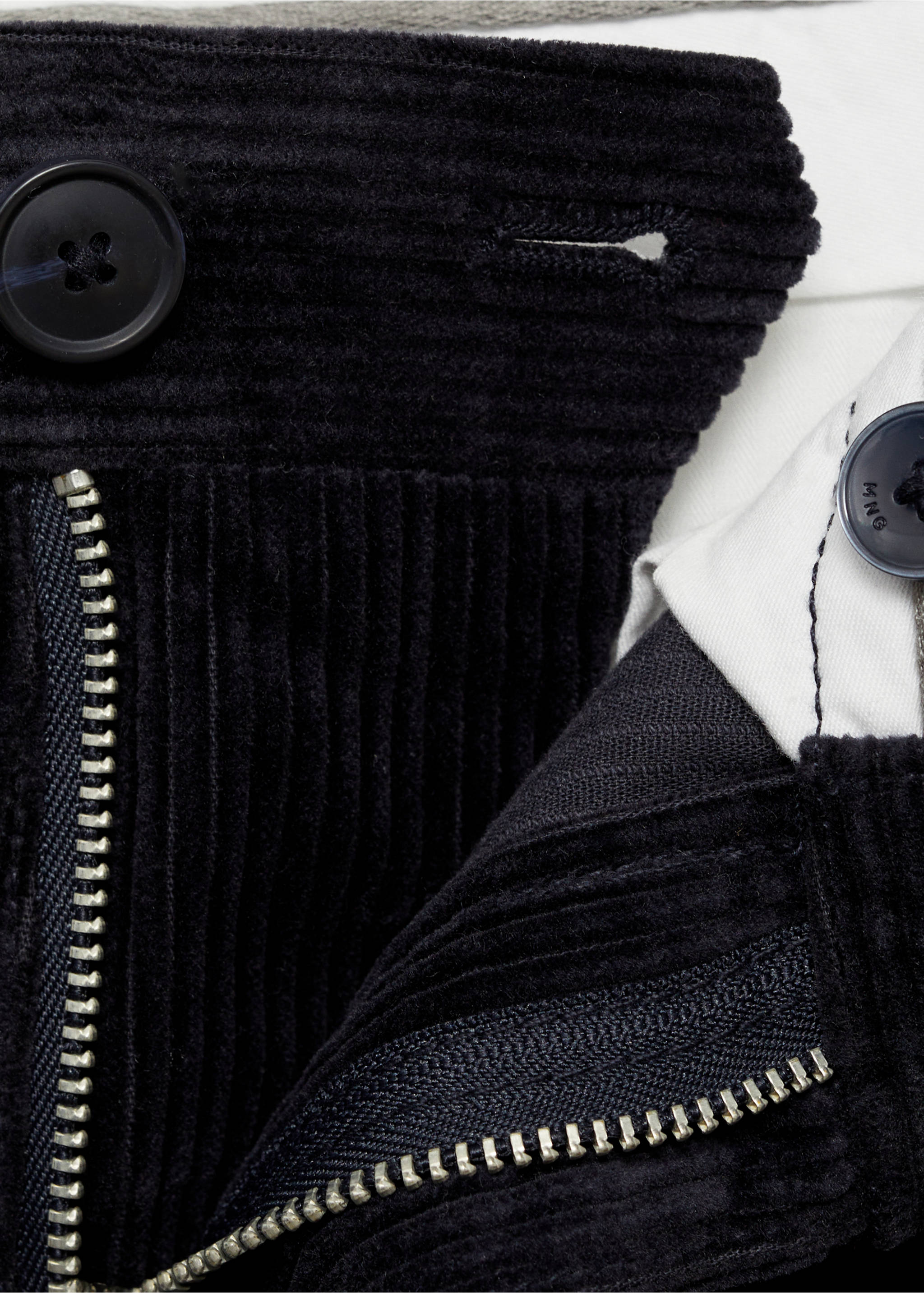 Corduroy regular-fit broek - Detail van het artikel 8, Donkermarine. Ref: 87030581-00.