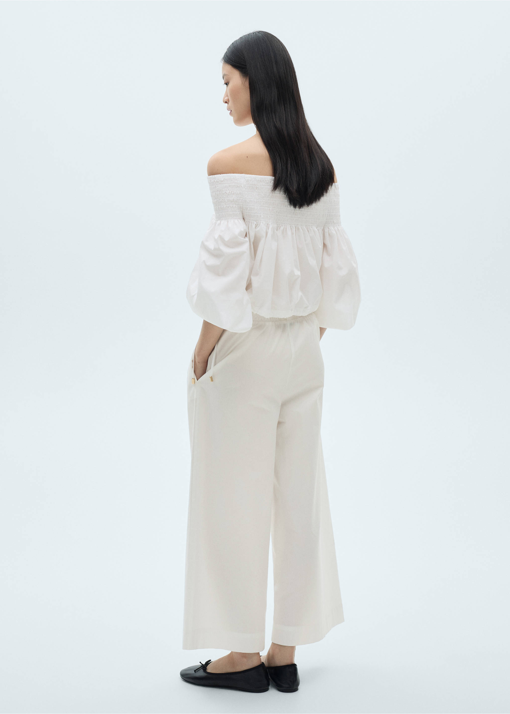Gathered off-the-shoulder blouse - Reverse of the article, White. Ref: 87030583-00.