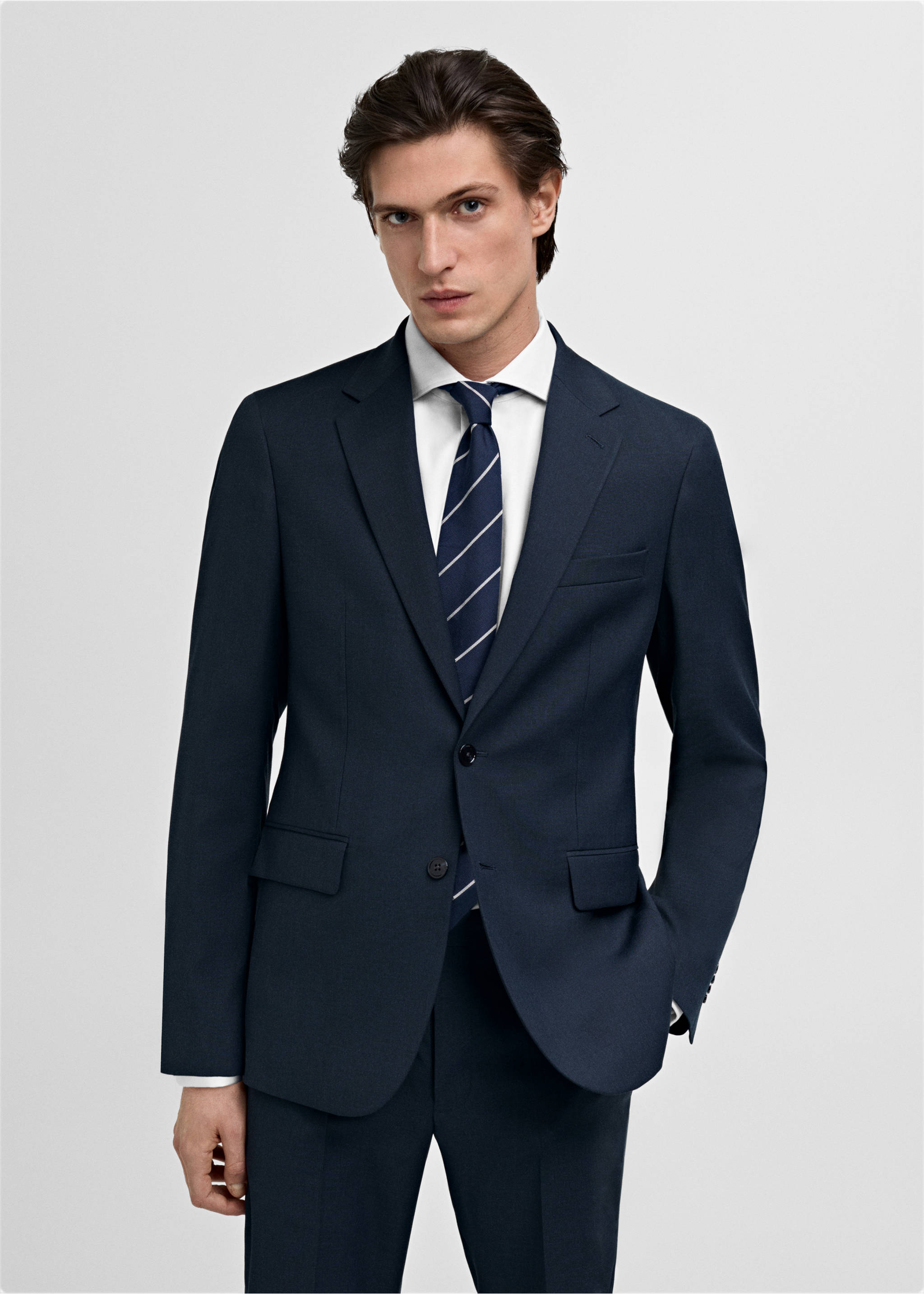Veste costume Milán slim-fit - Plan moyen, Bleu marine foncé. Ref: 87030587-00.