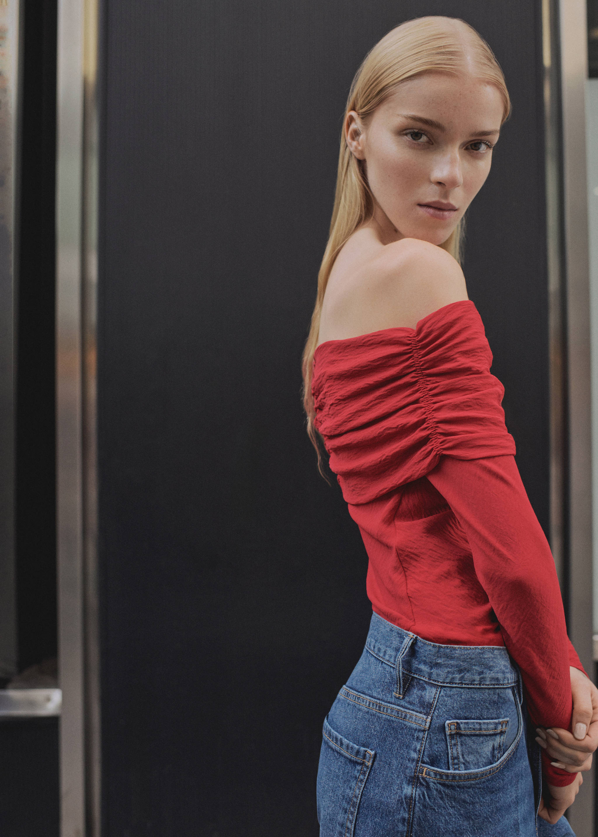 Halenka s holými rameny - Zadní strana zboží