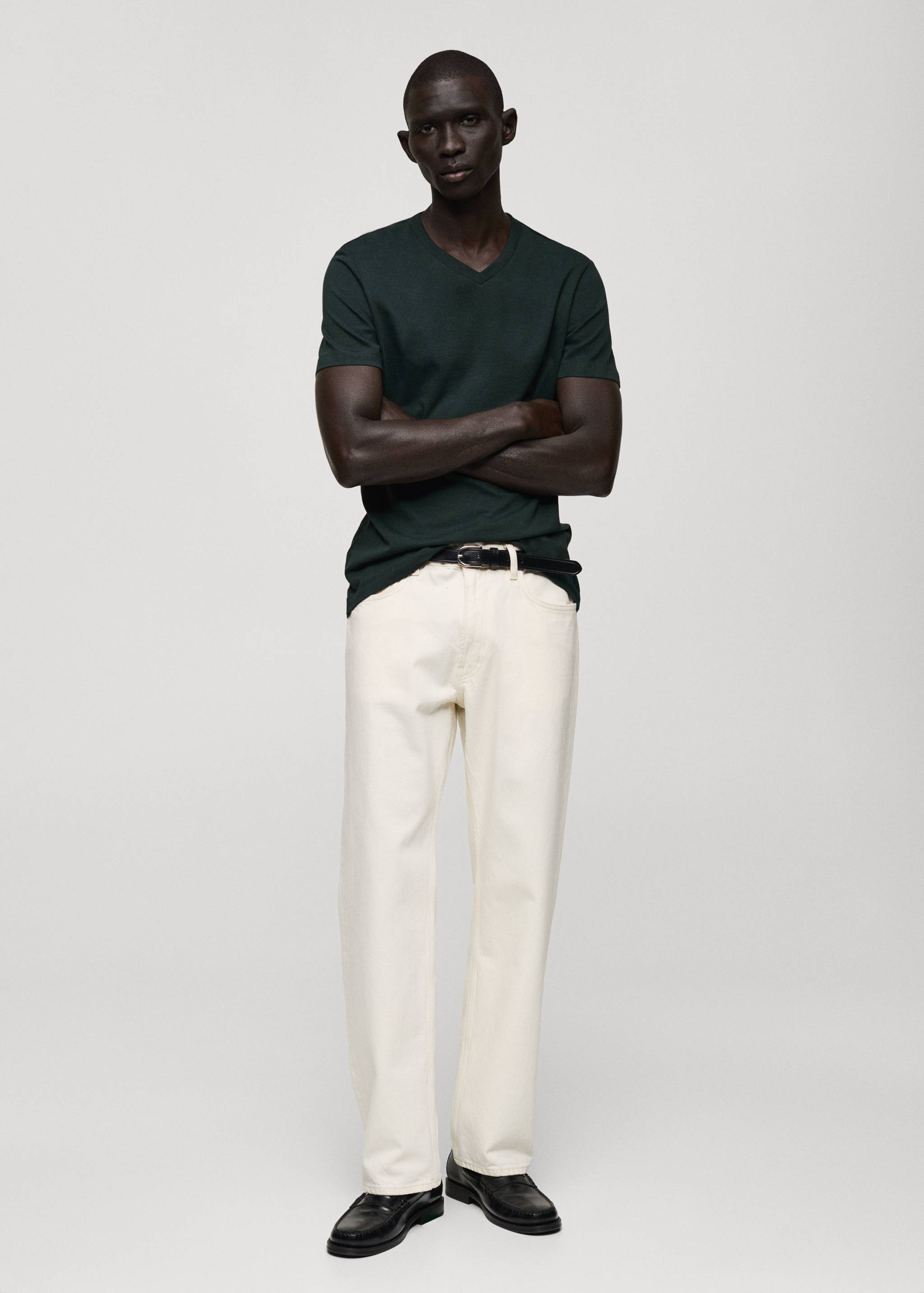 T-shirt col en V slim-fit 100 % coton - Plan général