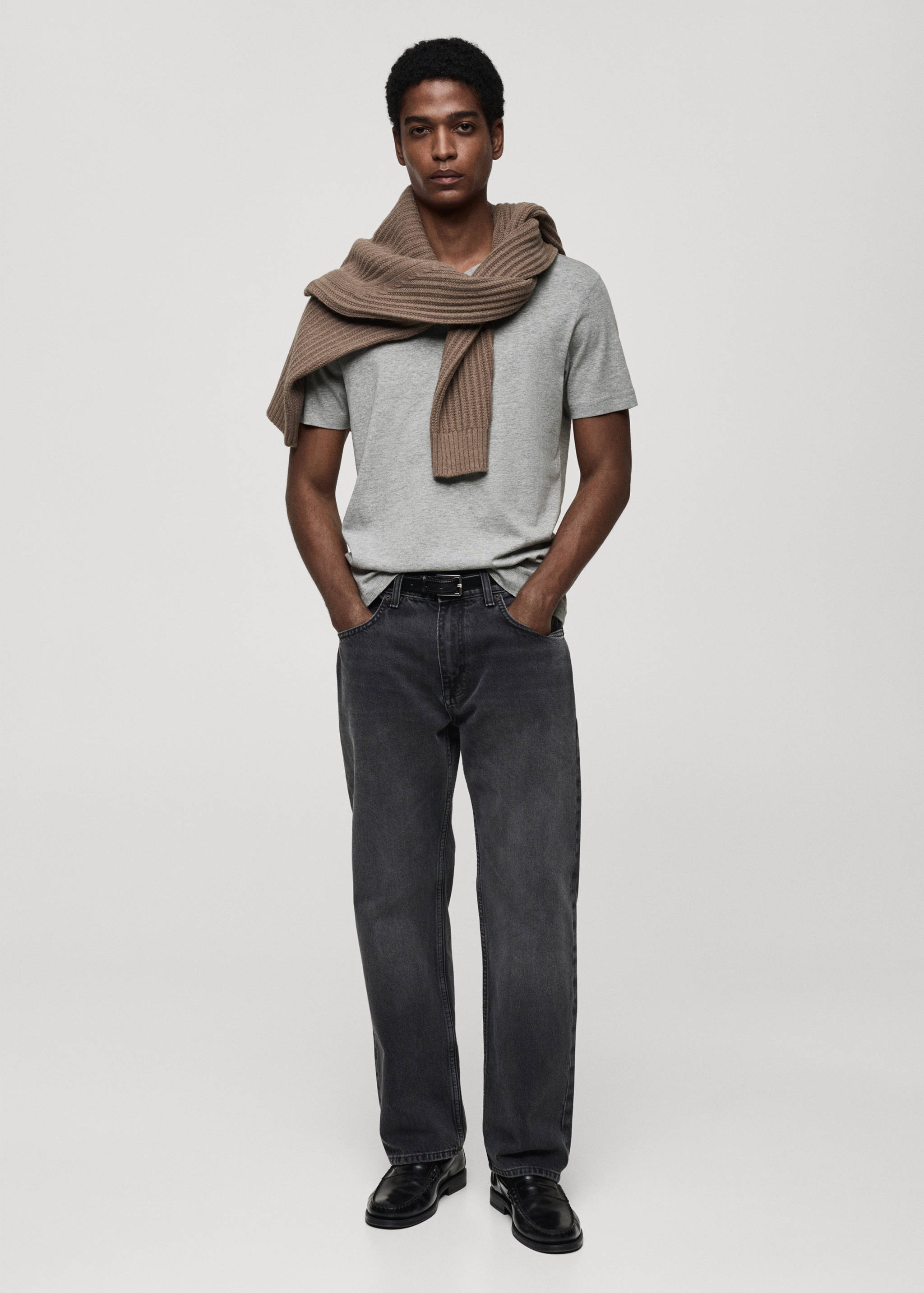 T-shirt col en V slim-fit 100 % coton - Plan général