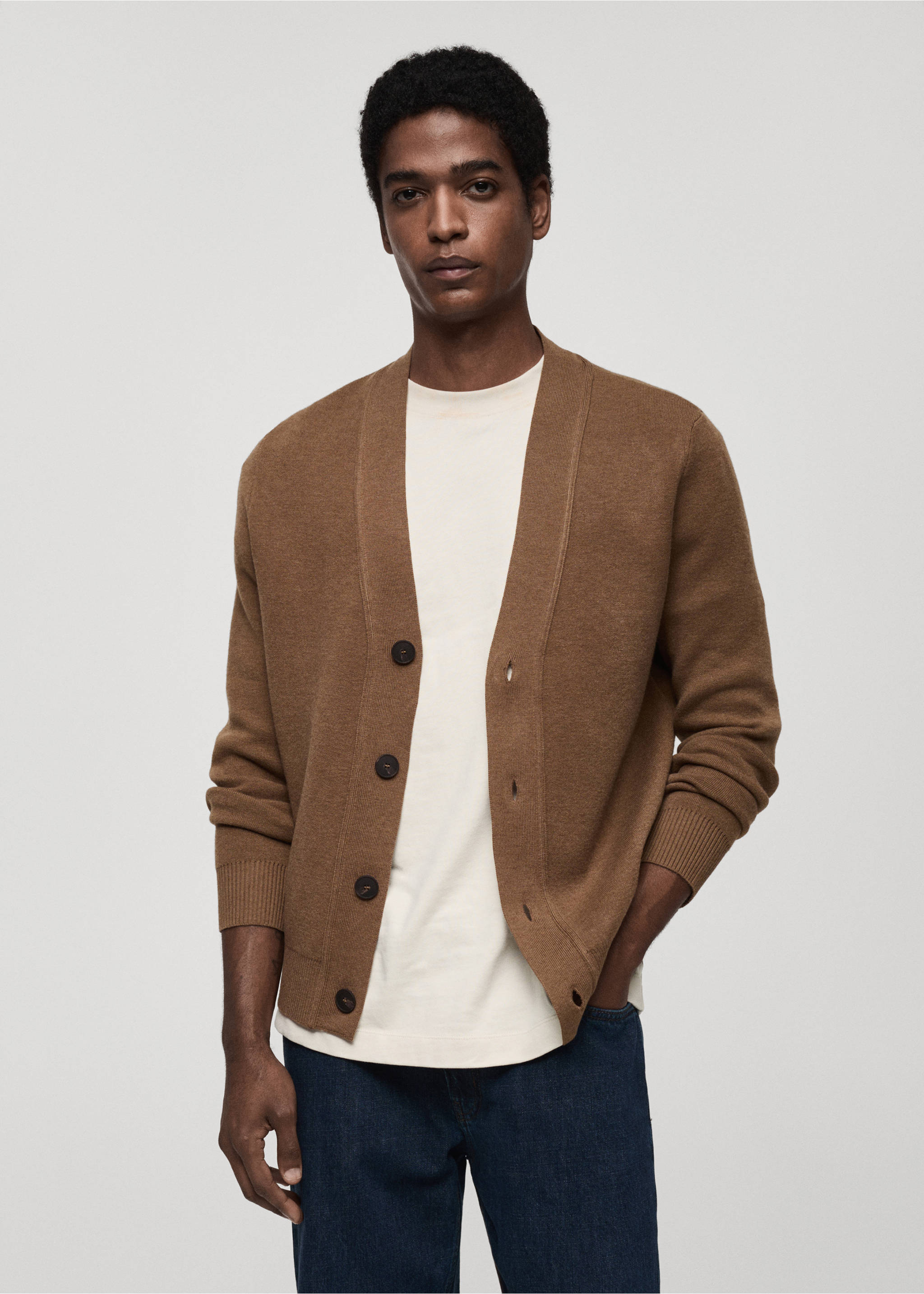 Knitted button cardigan - Medium plane, Medium Brown. Ref: 87030600-00.