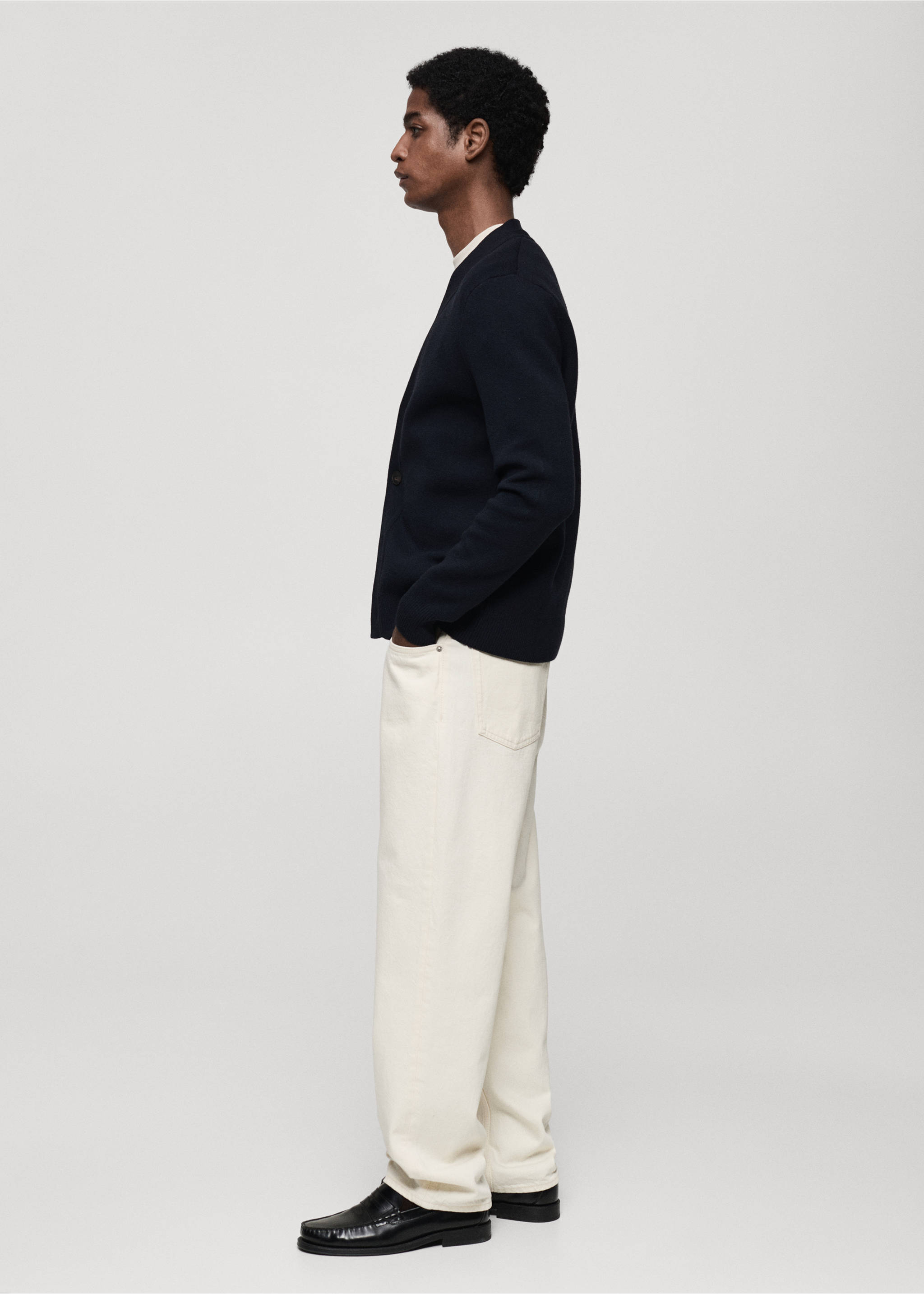 Knitted button cardigan - Details of the article 2, Dark Navy. Ref: 87030600-00.