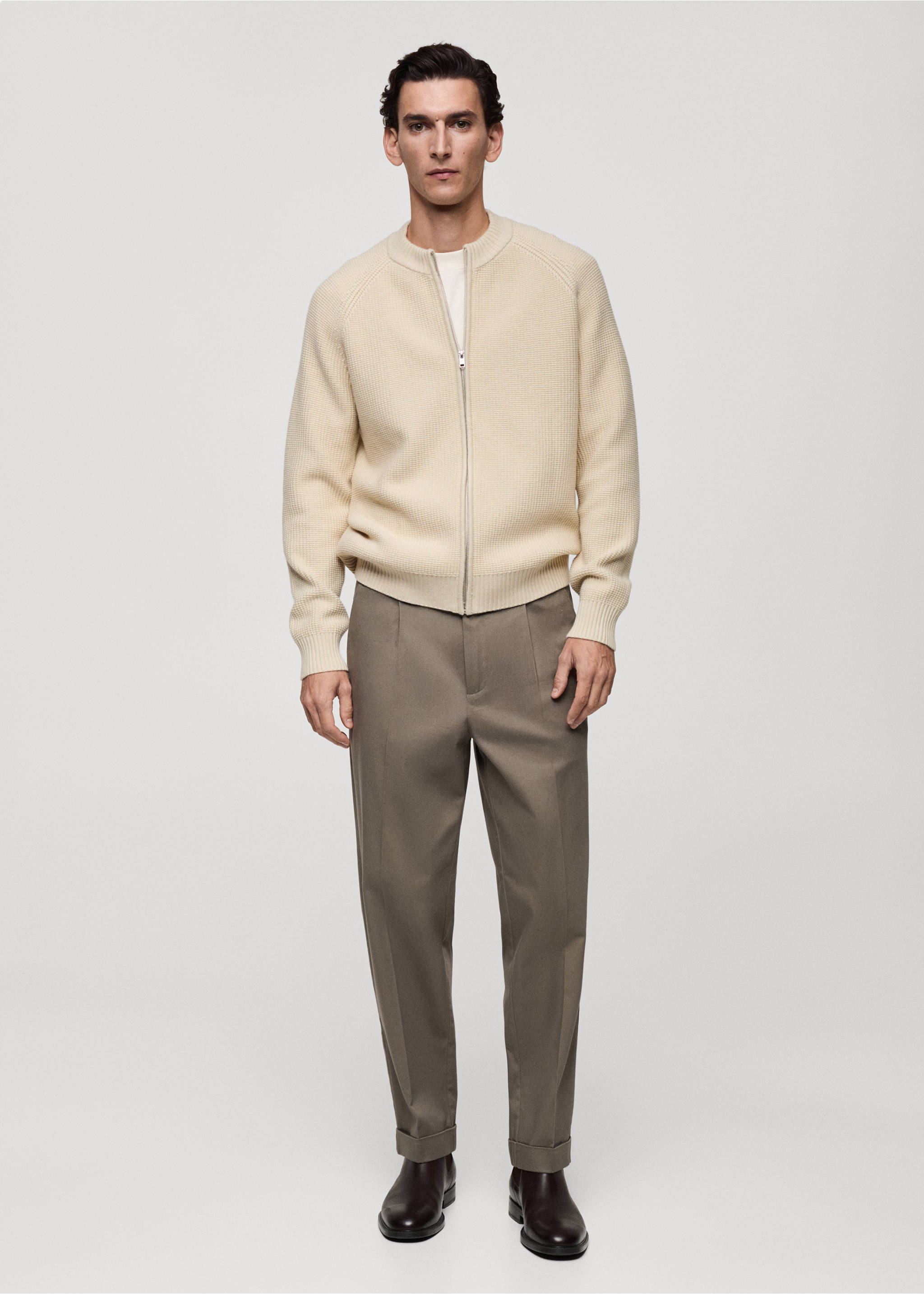 Structured knitted cardigan with zip - General plane, Sand. Ref: 87030601-00.