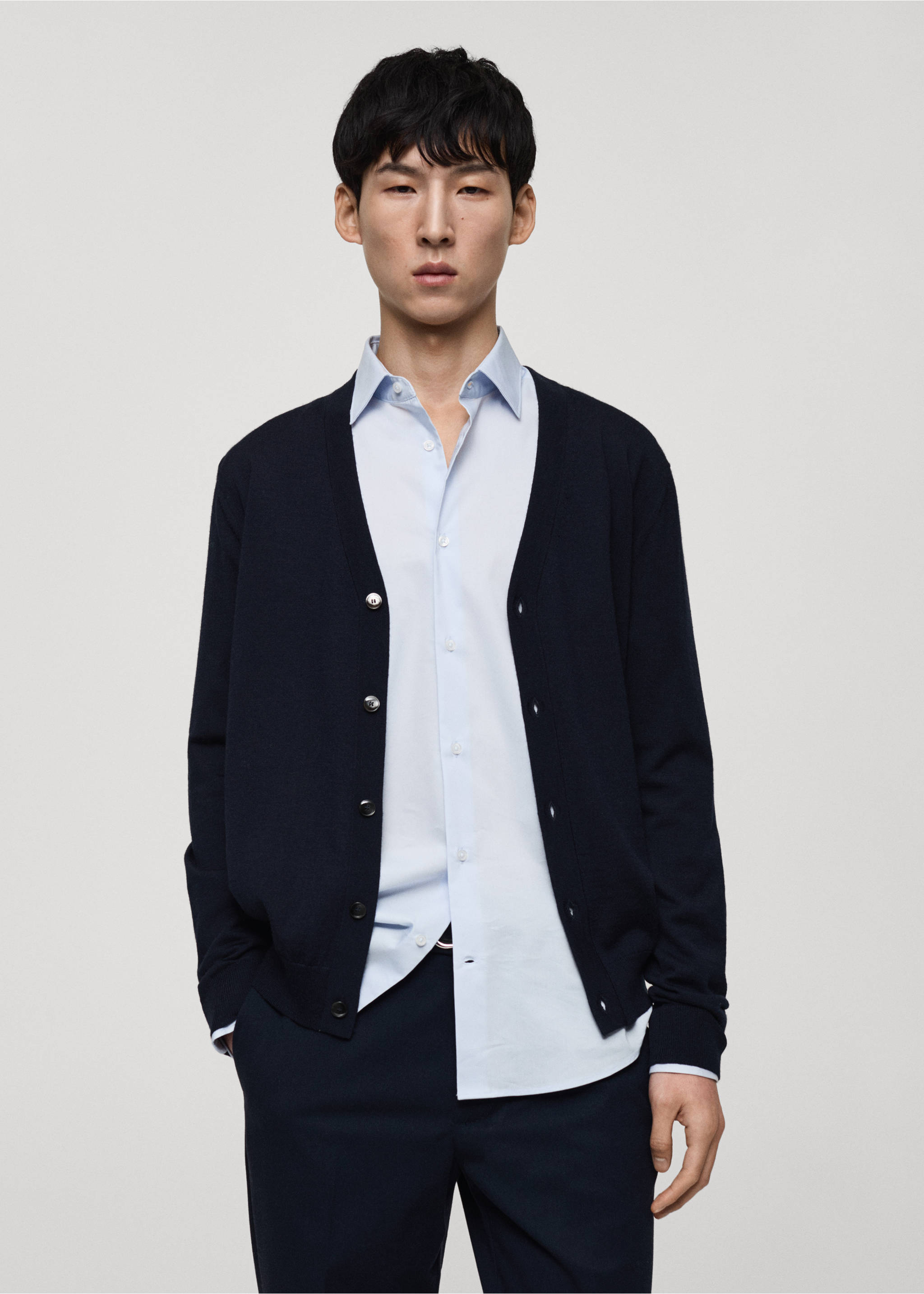 Cárdigan 100% lana merino - Detalle del artículo 4, Azul marino oscuro. Ref: 87030603-00.