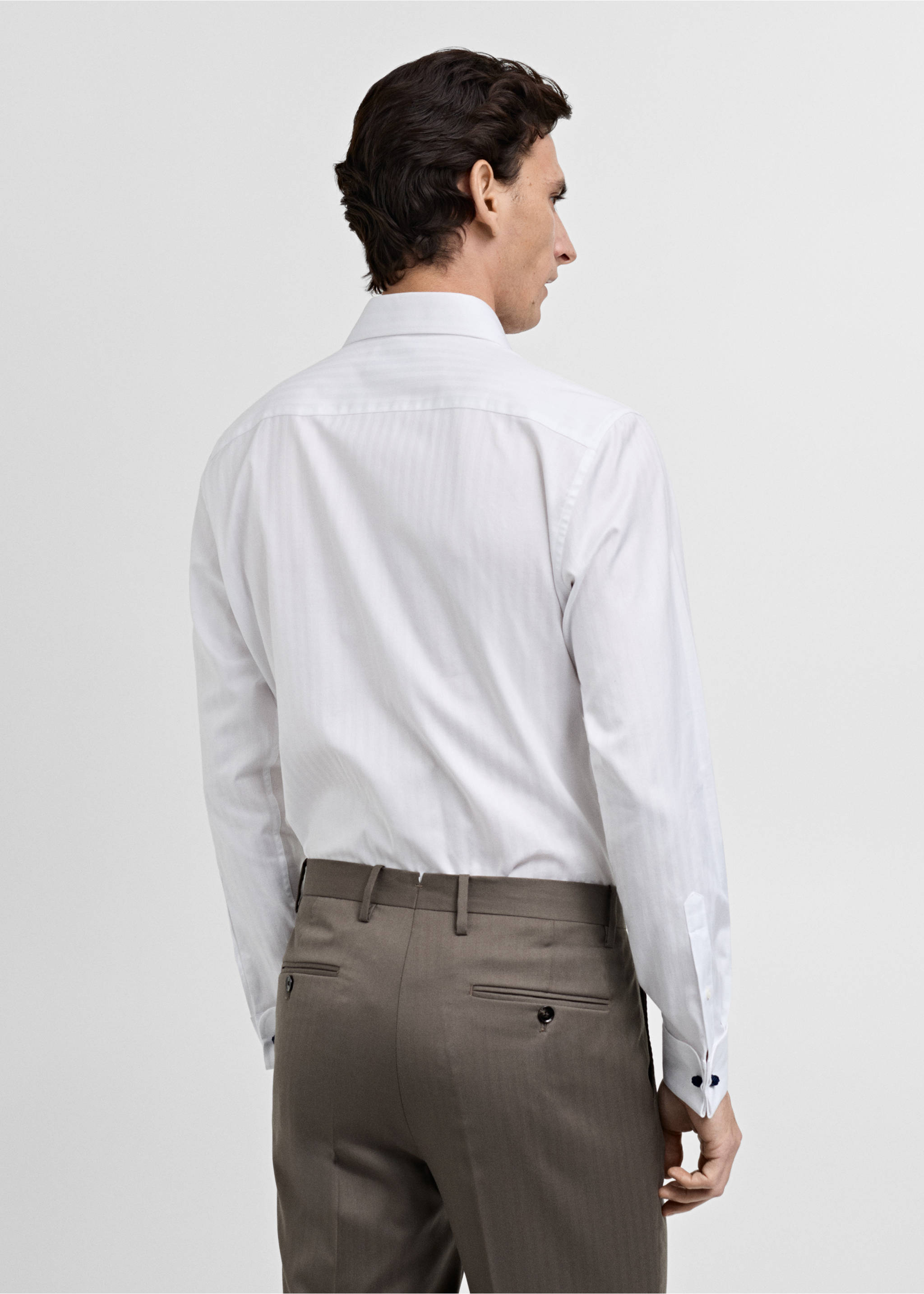 Chemise costume slim fit 100 % coton - Verso de l’article, Blanc. Ref: 87030612-00.