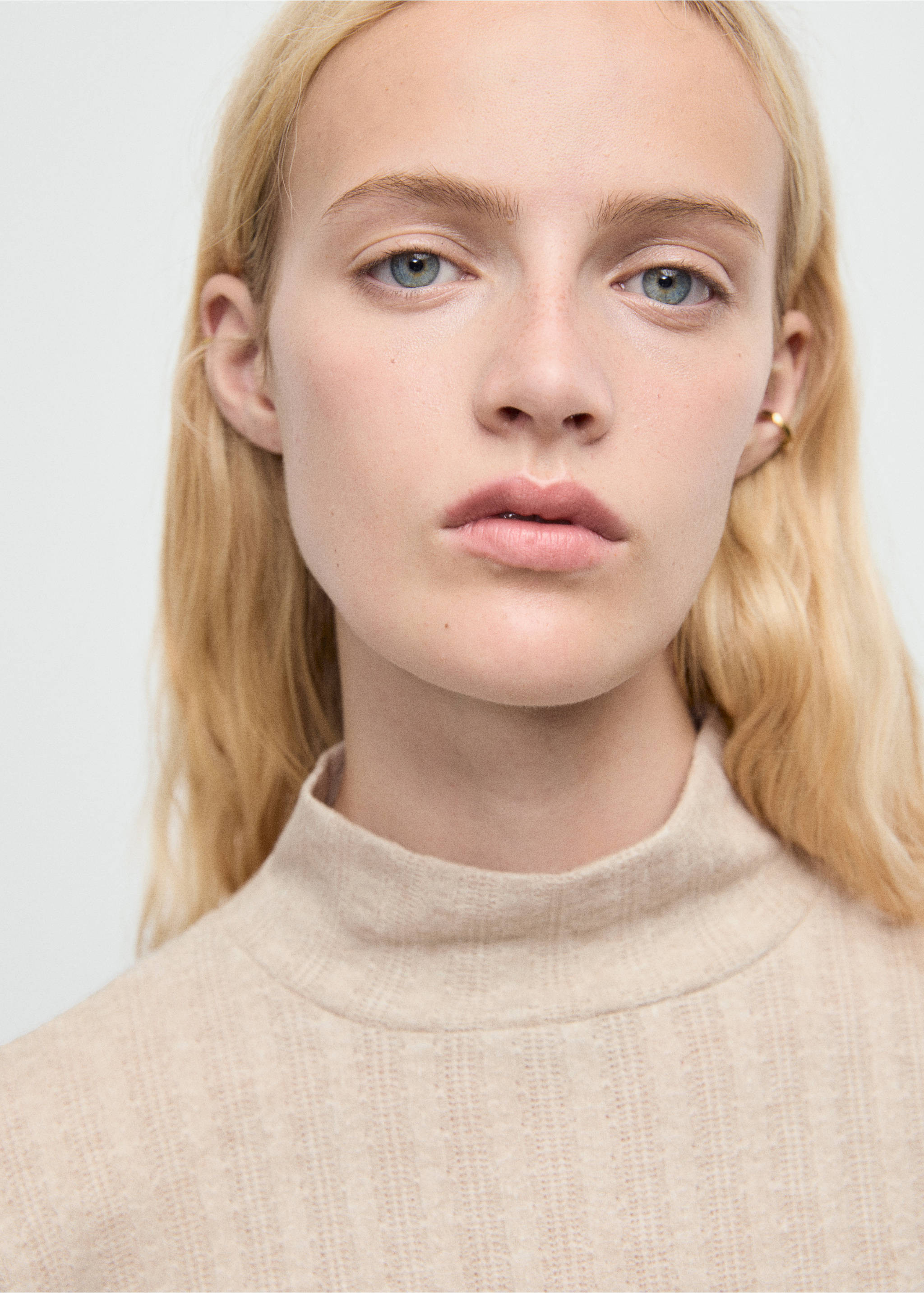 Ribbed high neck t-shirt - Details of the article 1, Light/Pastel Grey. Ref: 87030614-00.