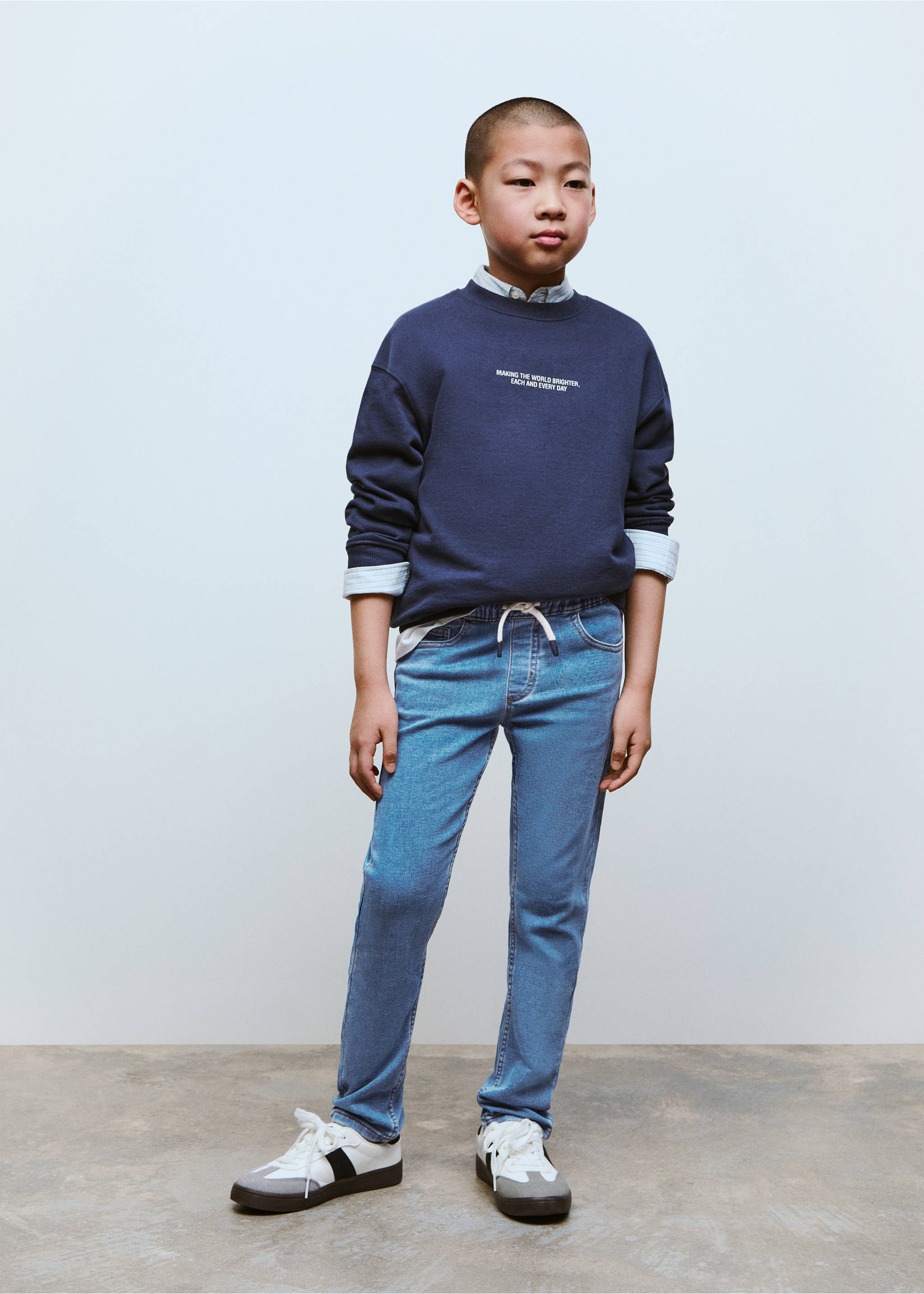 Jeans mit Tunnelzug - Allgemeine Ansicht, Mittelblau. Ref: 87030622-00.