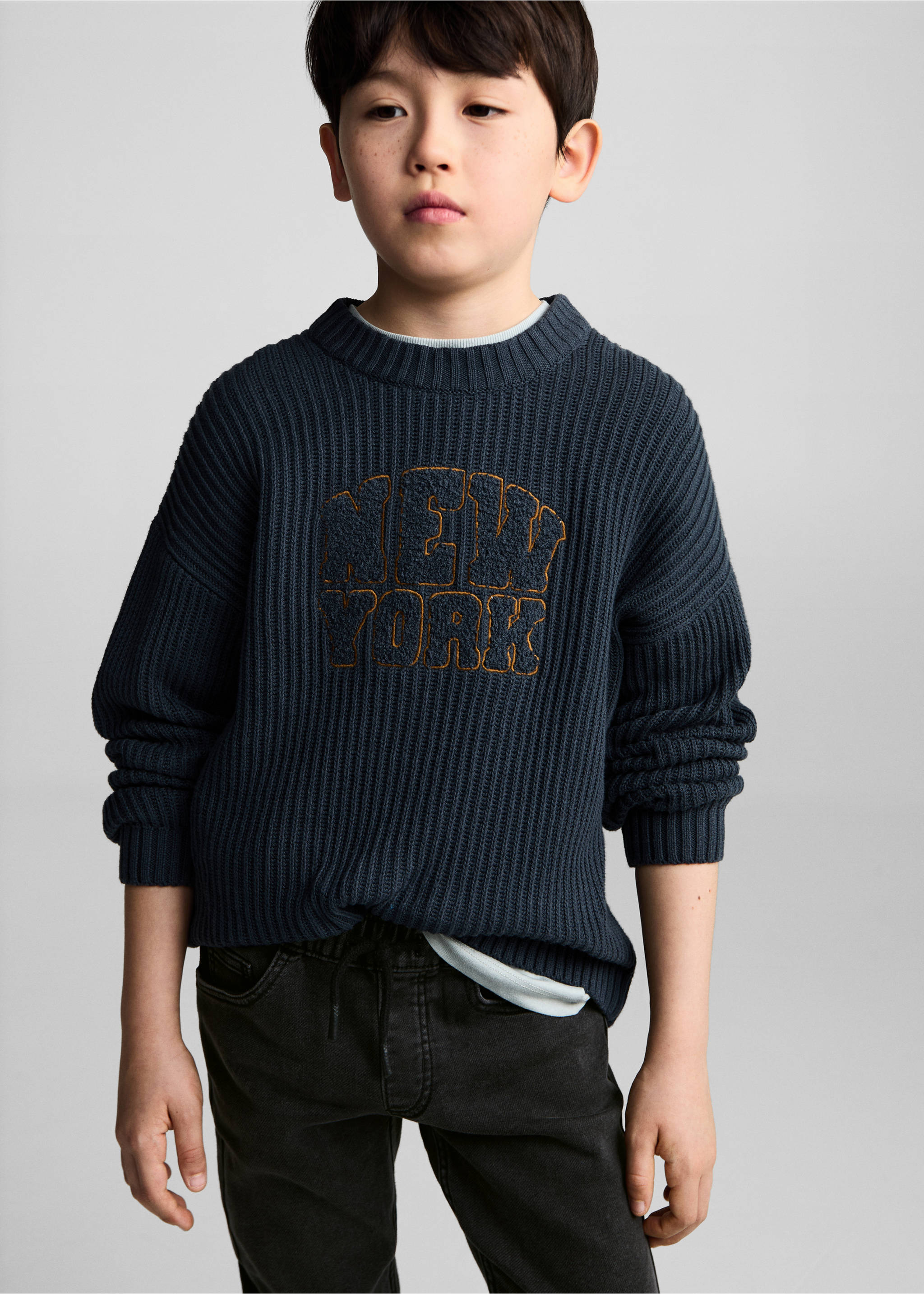 Jeans mit Tunnelzug - Detail des Artikels 1, Black denim. Ref: 87030622-00.