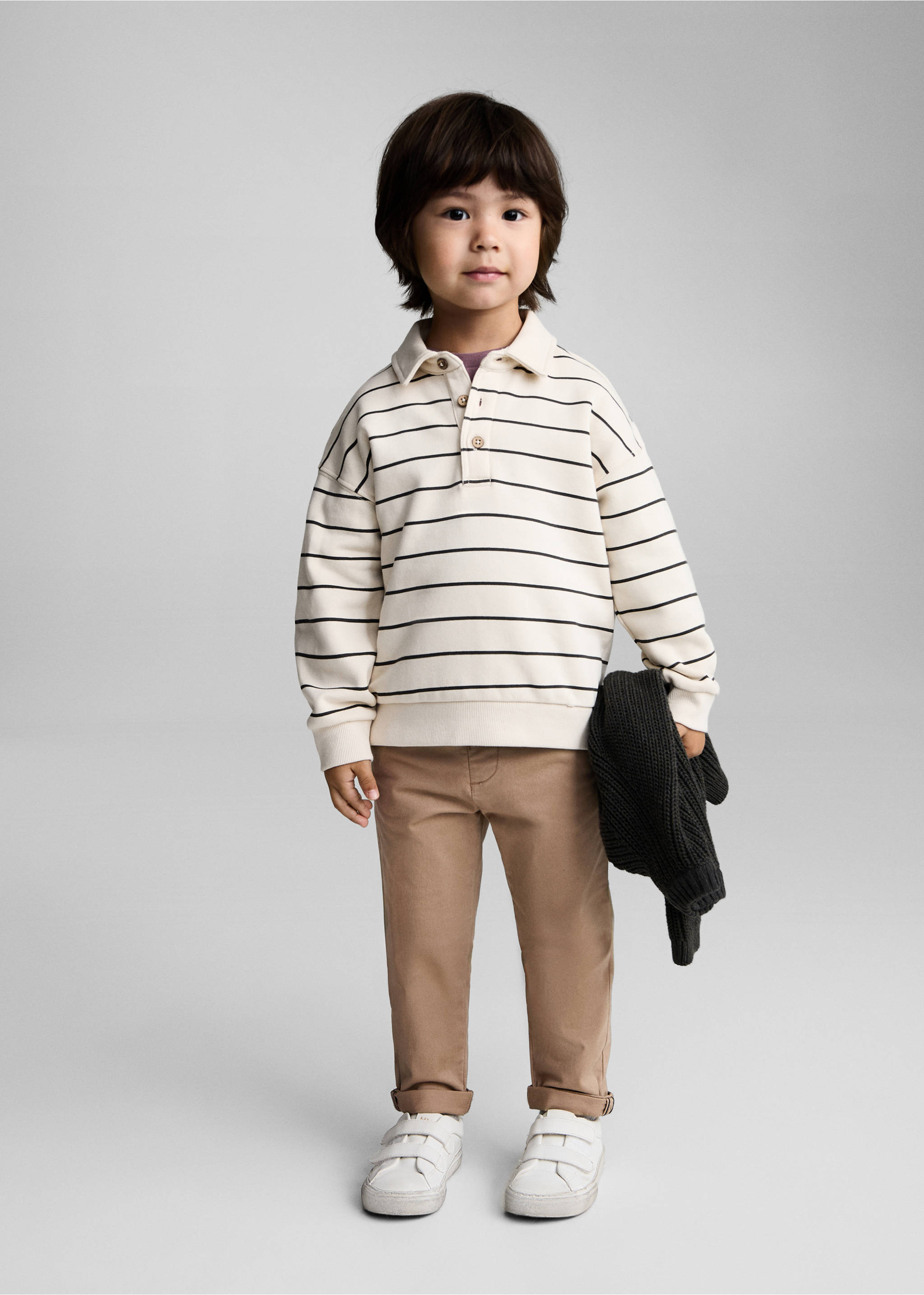 Bavlněné kalhoty chino - Celkový náhled, Béžová. Ref: 87030627-00.